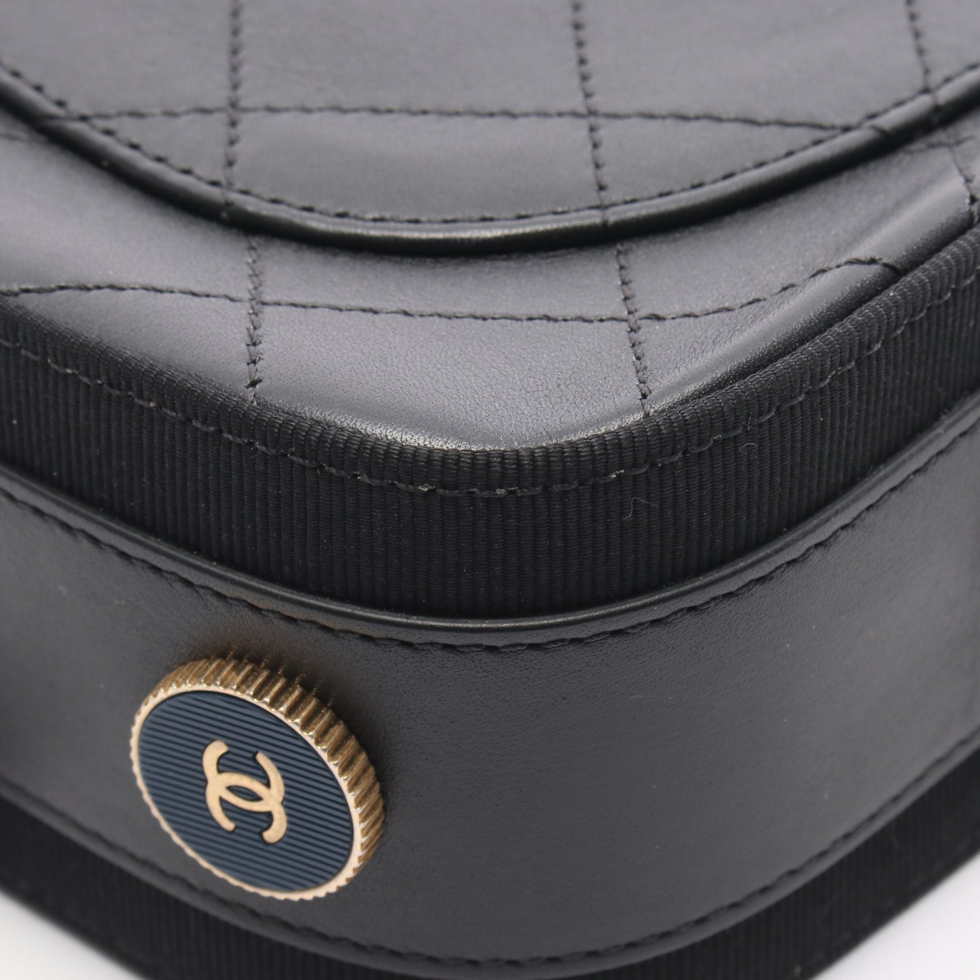 マトラッセ カメラバッグ チェーンショルダーバッグ レザー ブラック ゴールド金具 シャネル バッグ CHANEL