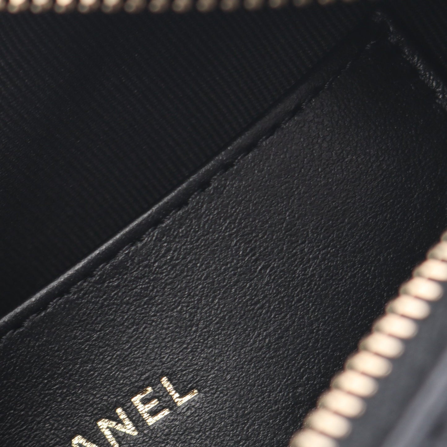 マトラッセ ハンドバッグ キャビアスキン ブラック ゴールド金具 シャネル バッグ CHANEL