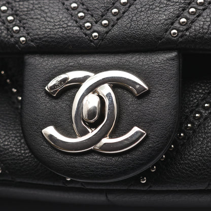Vステッチ シェブロン チェーンショルダーバッグ スタッズ レザー ブラック シルバー金具 シャネル バッグ CHANEL