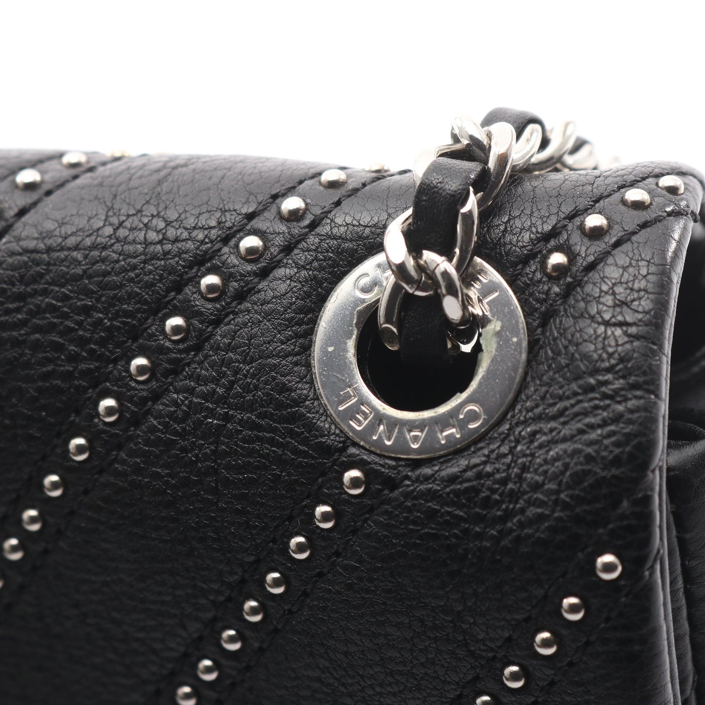 Vステッチ シェブロン チェーンショルダーバッグ スタッズ レザー ブラック シルバー金具 シャネル バッグ CHANEL