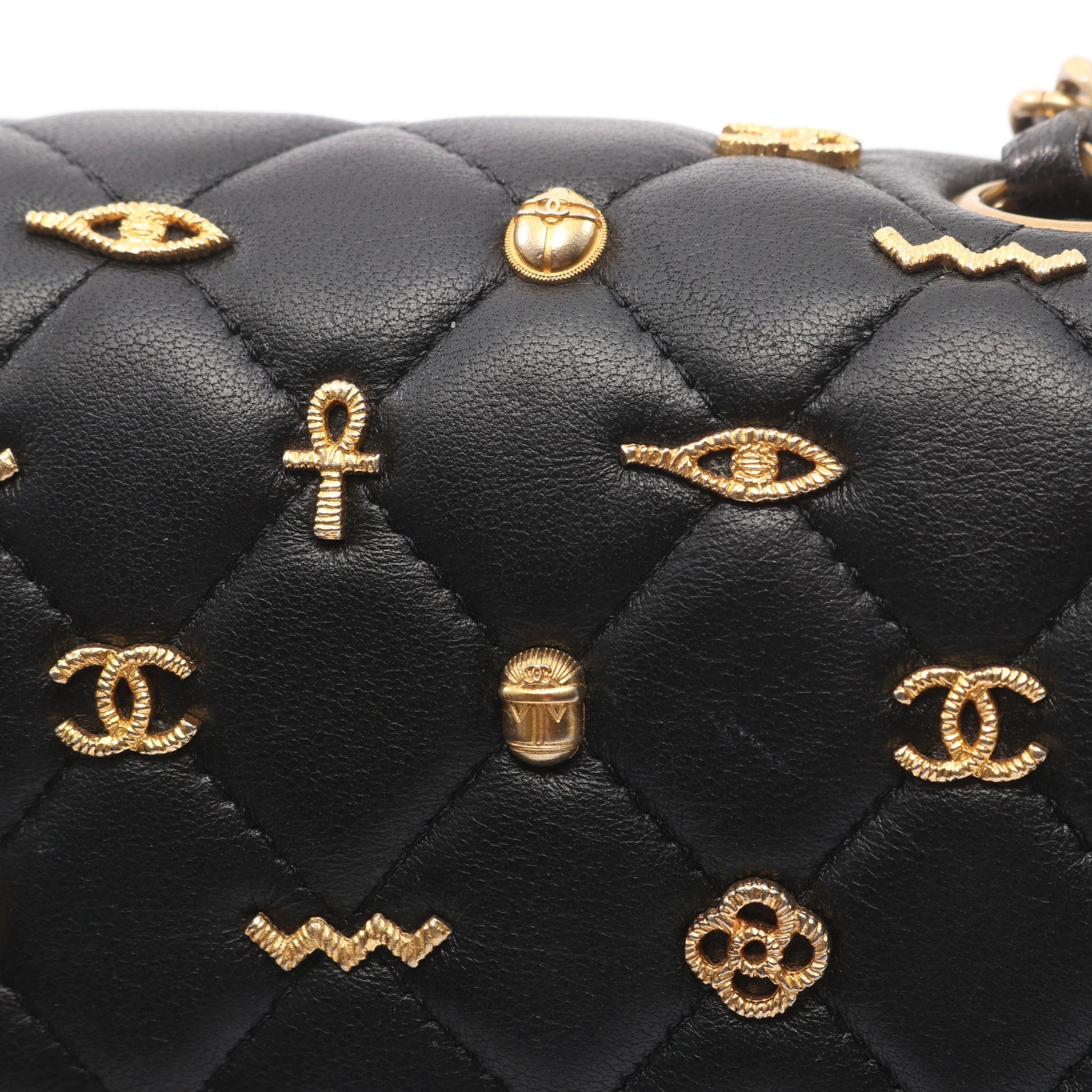 マトラッセ アイコン チェーンショルダーバッグ ラムスキン ブラック ゴールド金具 シャネル バッグ CHANEL