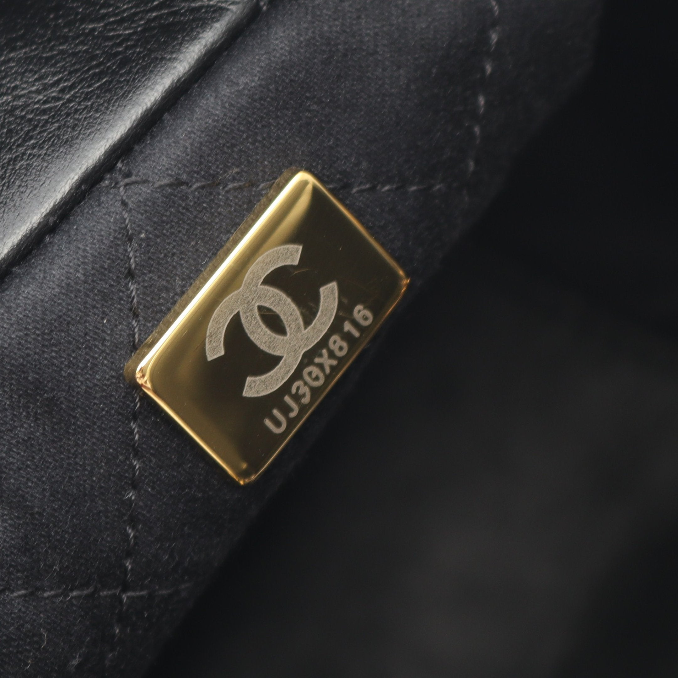 CHANEL 22 ミニ チェーンショルダーバッグ レザー ブラック ゴールド