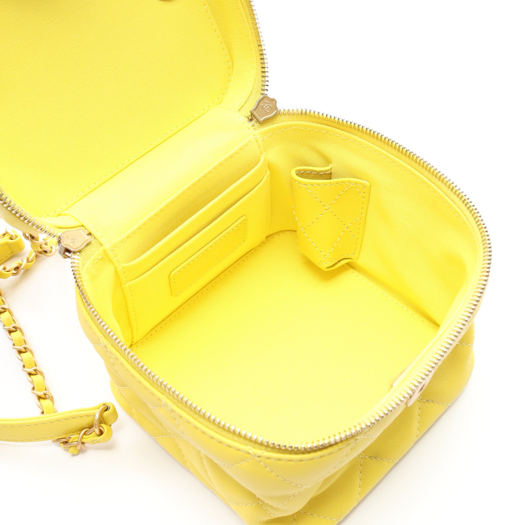 シャネル CHANELココマークバニティバッグ エナメルマトラッセレザーイエロー CHANEL Pre-Owned 1995 ココマーク ハート バニティバッグ | イエロー