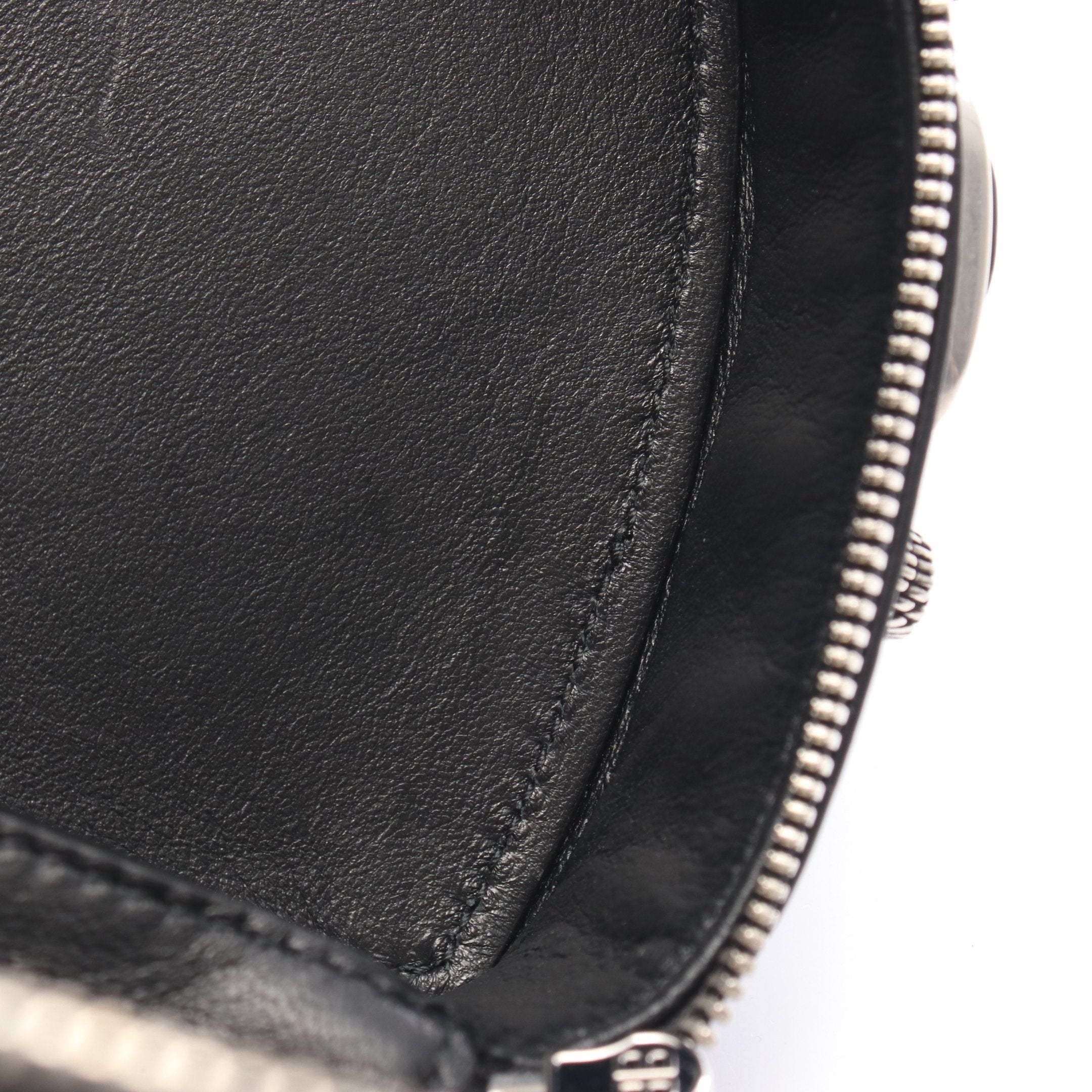 ✨BALENCIAGA ✨ブラックレザー バッグ　ポーチ　レザー　黒 BALENCIAGA（バレンシアガ） ポーチ レディース メンズ ブランド