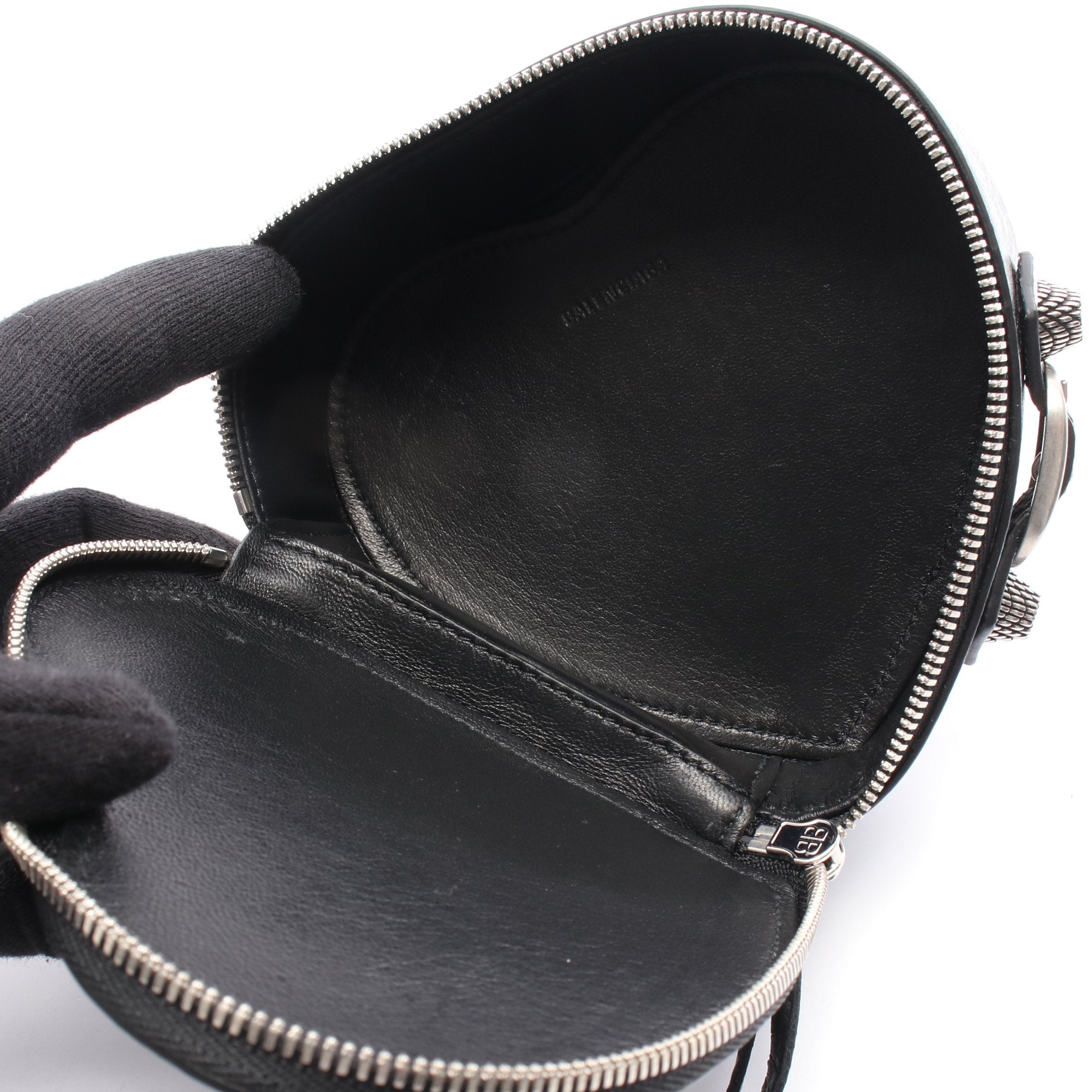✨BALENCIAGA ✨ブラックレザー バッグ　ポーチ　レザー　黒 BALENCIAGA（バレンシアガ） ポーチ レディース メンズ ブランド