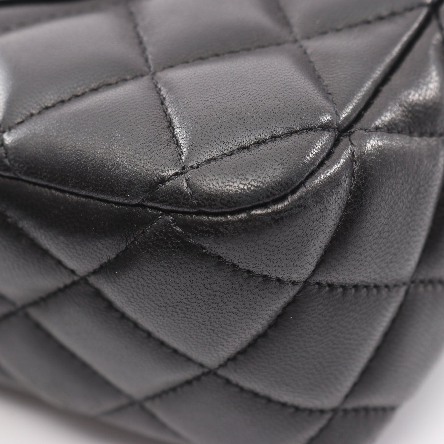 マトラッセ アイコン Wチェーンショルダーバッグ ラムスキン ブラック ゴールド金具 シャネル バッグ CHANEL