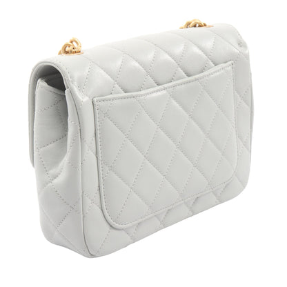 マトラッセ チェーンショルダーバッグ レザー ライトグレー ゴールド金具 シャネル バッグ CHANEL