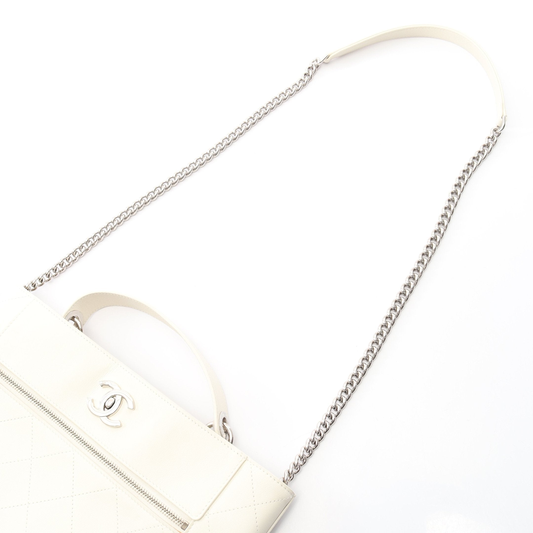 シャネル マトラッセ オフホワイト チェーンショルダーバッグ CHANEL