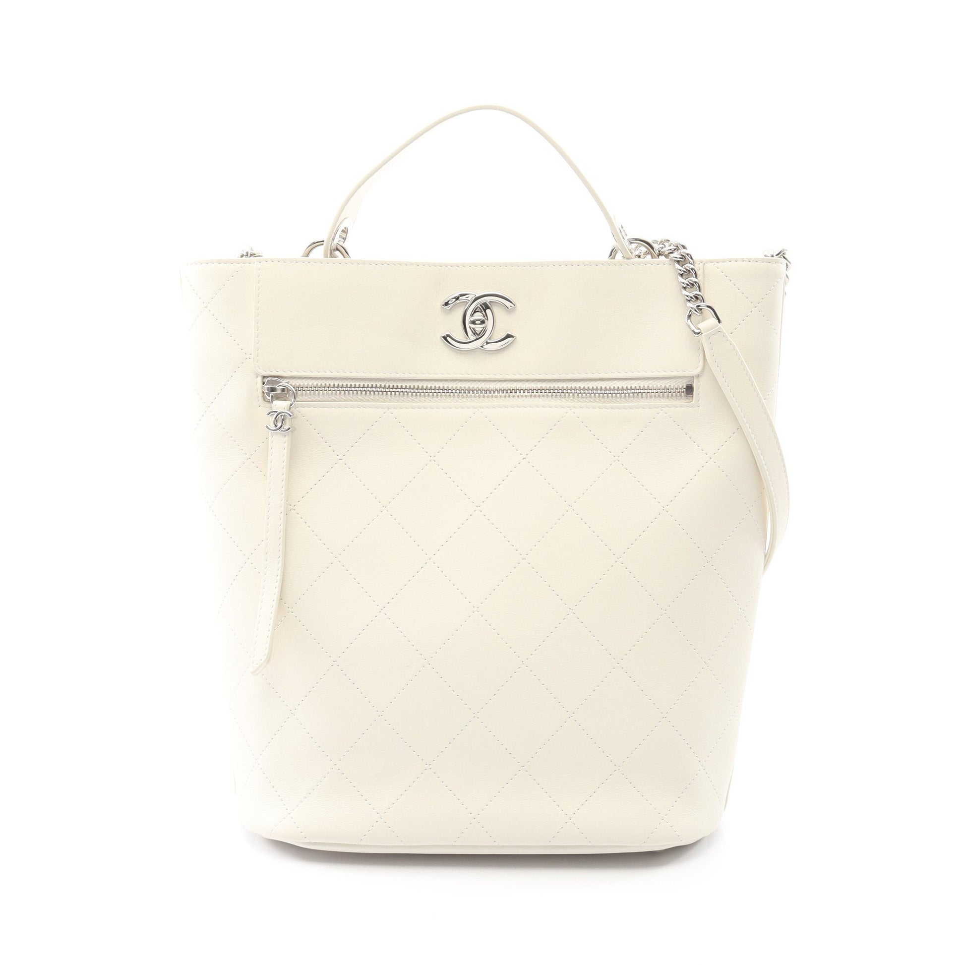 マトラッセ バケット チェーンショルダーバッグ ラムスキン オフホワイト シルバー金具 2WAY シャネル バッグ CHANEL