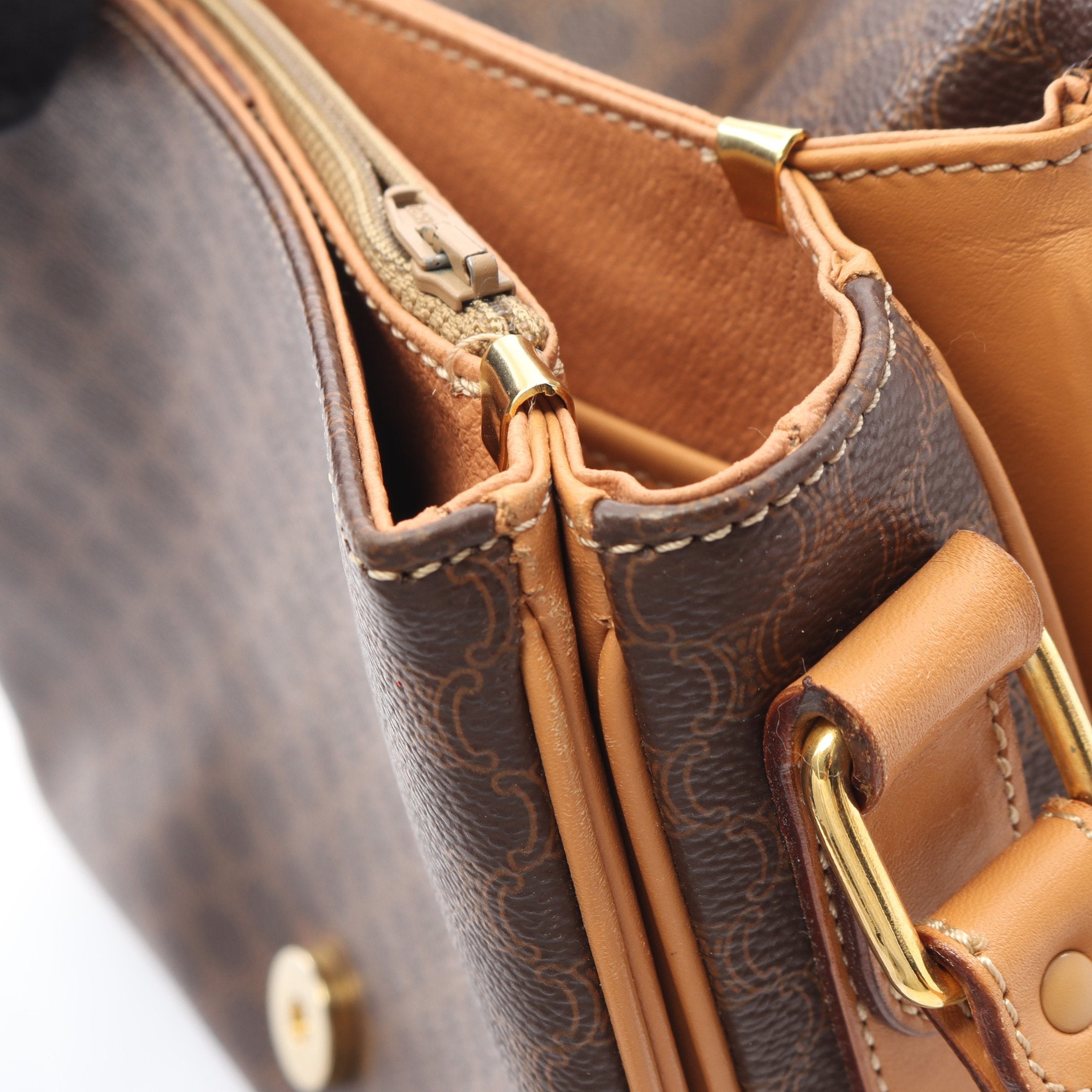 マカダム ショルダーバッグ PVC レザー ダークブラウン ライトブラウン