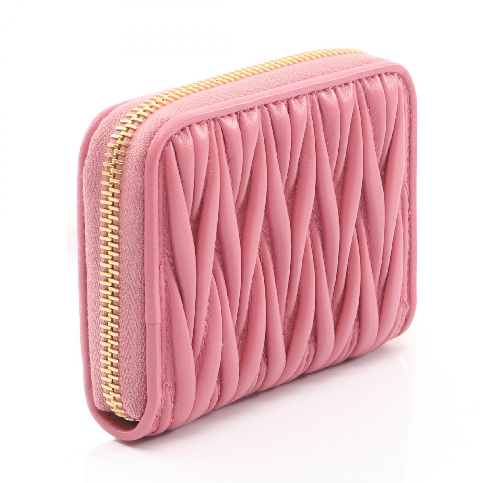 MIU MIU ミュウミュウ ケース マトラッセ ピンク ラウンド レザー 楽天市場】【美品】ミュウミュウ 【MIUMIU】マテラッセ コンフィ