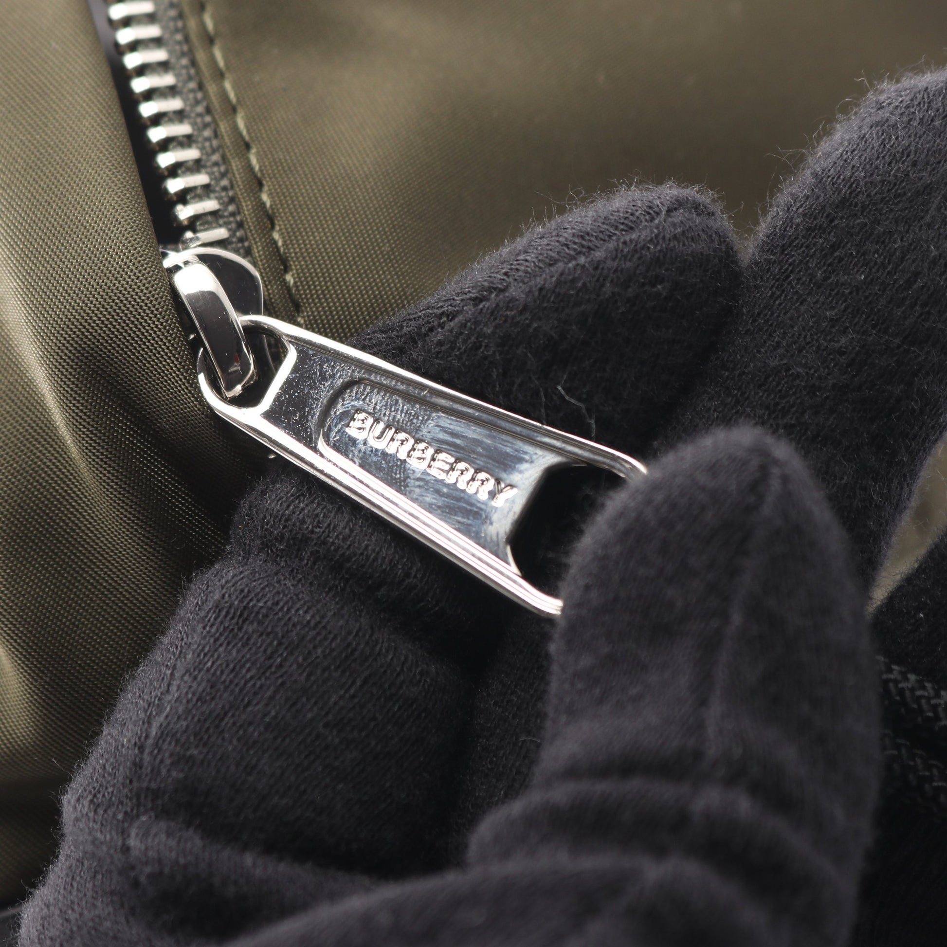 SONNY ボディバッグ ウエストバッグ ナイロン レザー カーキグリーン バーバリー バッグ BURBERRY