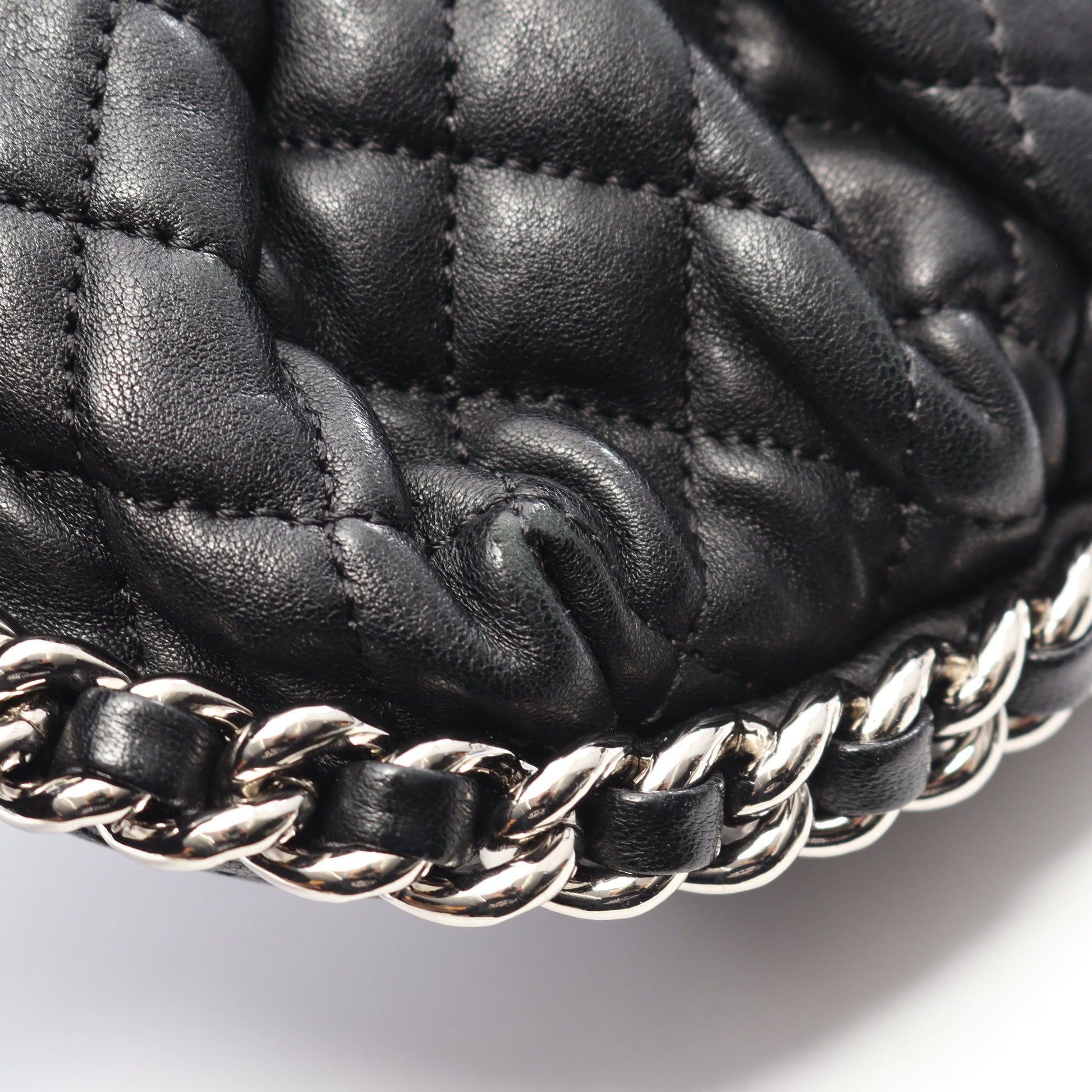 マトラッセ アラウンド チェーンショルダーバッグ ラムスキン ブラック シルバー金具 シャネル バッグ CHANEL