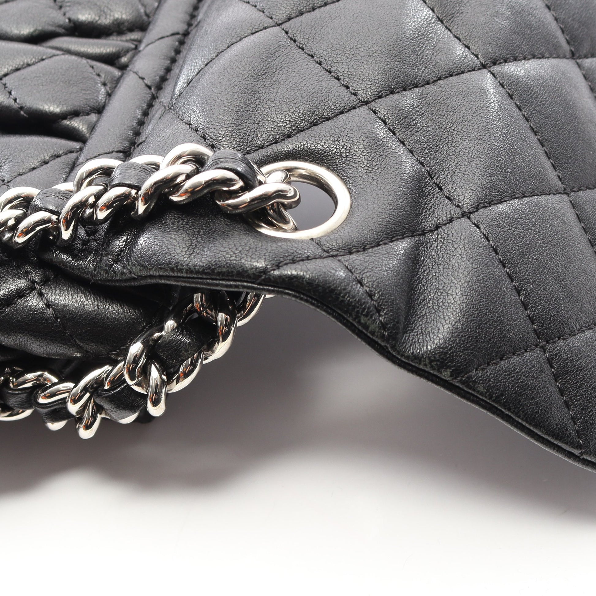 マトラッセ アラウンド チェーンショルダーバッグ ラムスキン ブラック シルバー金具 シャネル バッグ CHANEL