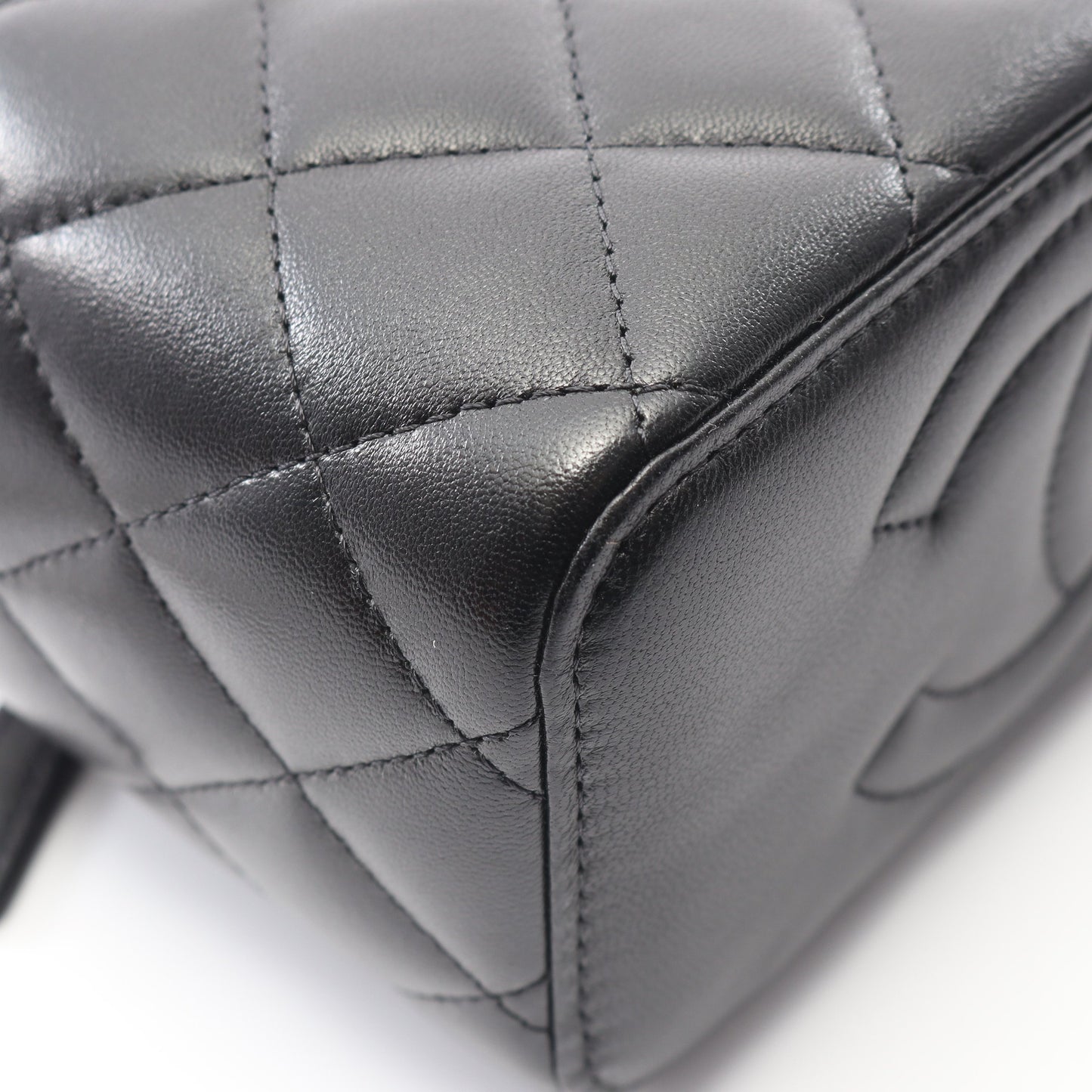 マトラッセ バニティバッグ チェーンショルダーバッグ ラムスキン ブラック ゴールド金具 2WAY シャネル バッグ CHANEL