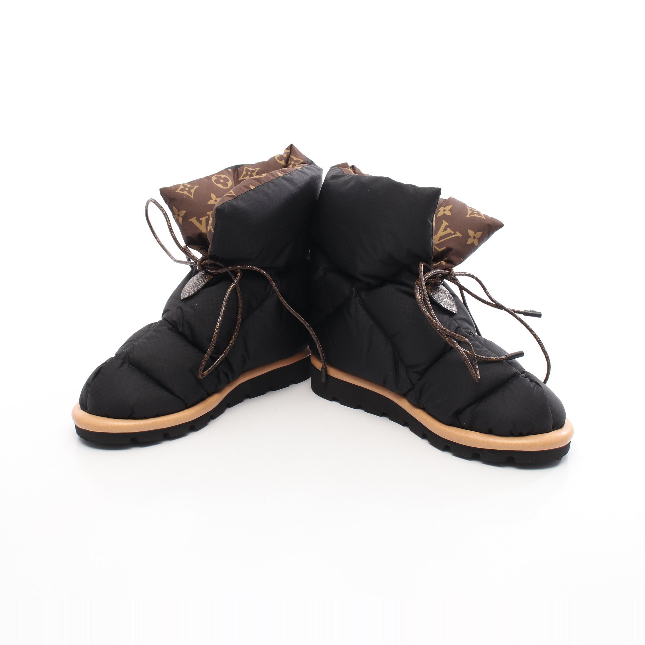 ピローライン モノグラム ブーツ ナイロン ブラック ルイヴィトン – RECLO