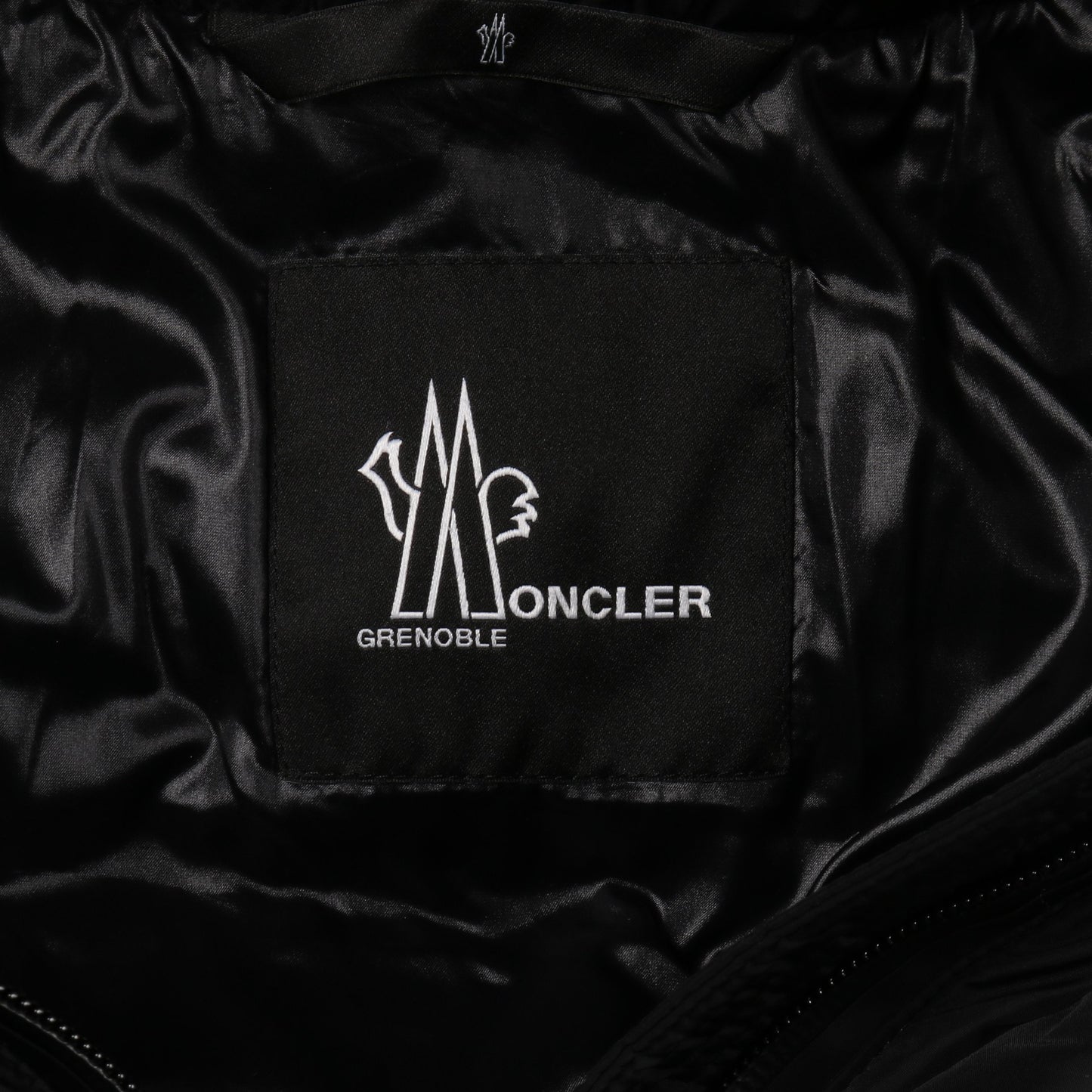 BEVERLEY ダウンジャケット ナイロン ブラック フード付き モンクレールグルノーブル アウター MONCLER GRENOBLE