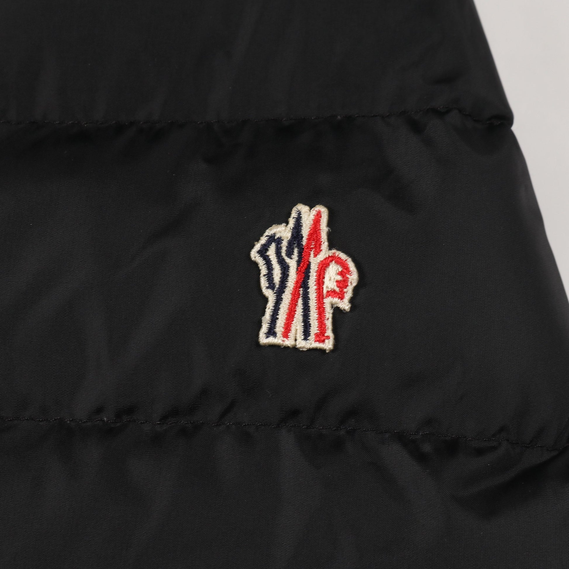 BEVERLEY ダウンジャケット ナイロン ブラック フード付き モンクレールグルノーブル アウター MONCLER GRENOBLE