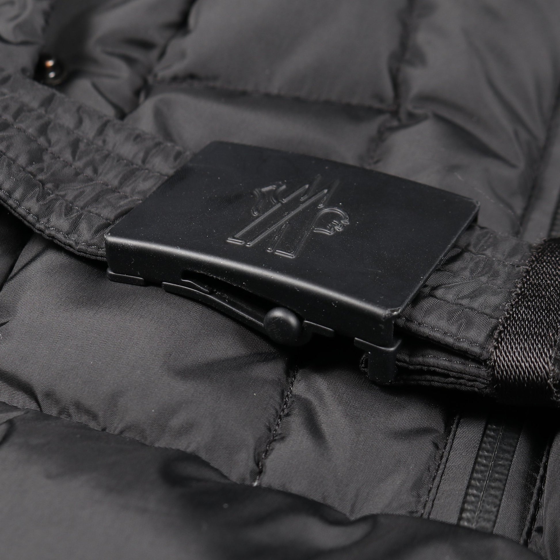 BEVERLEY ダウンジャケット ナイロン ブラック フード付き モンクレールグルノーブル アウター MONCLER GRENOBLE