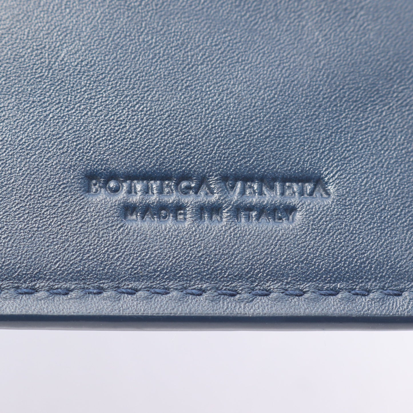 イントレチャート 二つ折り長財布 レザー ブルー ボッテガヴェネタ 財布・小物 BOTTEGA VENETA