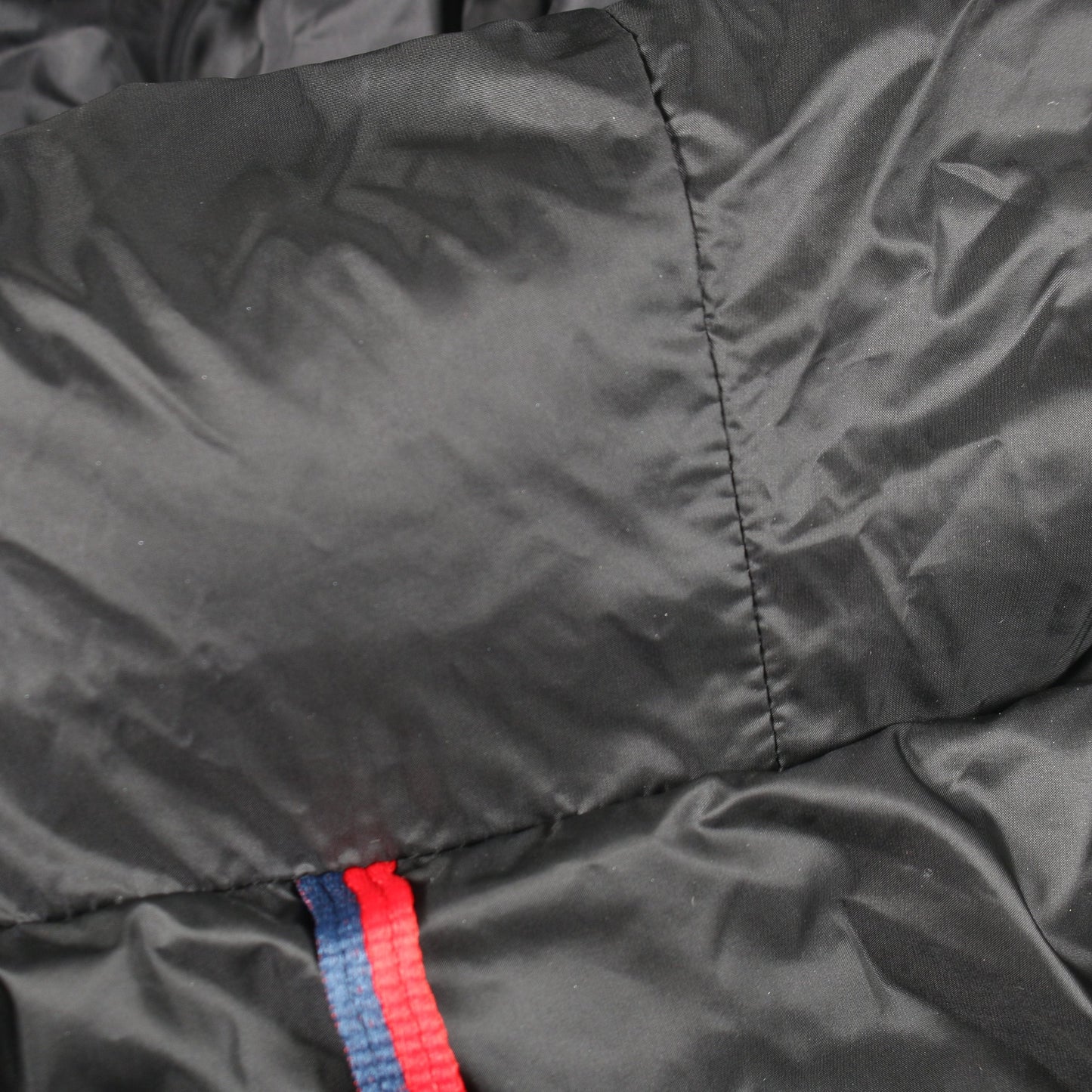HIRMA ダウンコート ナイロン ブラック フード付き モンクレール アウター MONCLER