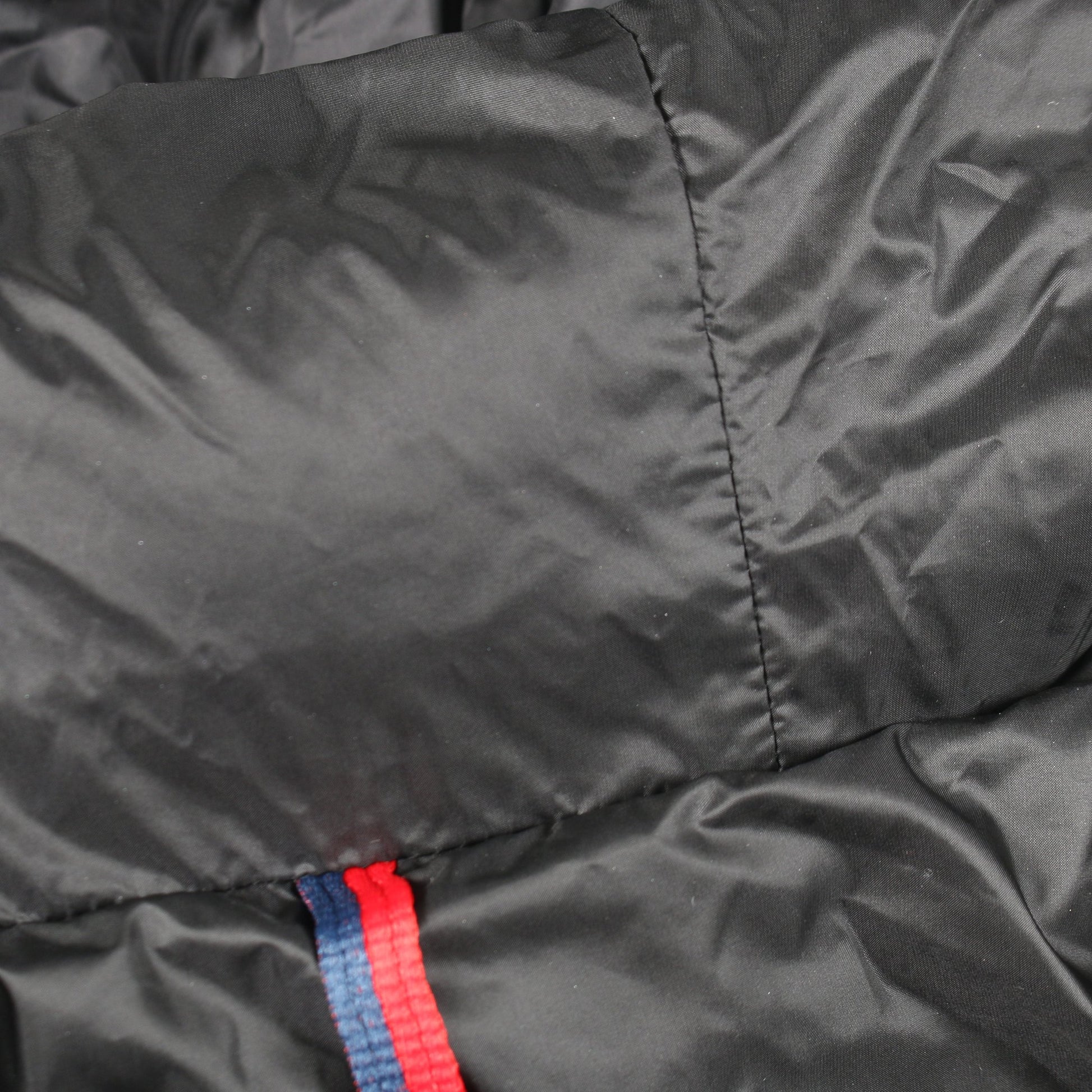 HIRMA ダウンコート ナイロン ブラック フード付き モンクレール アウター MONCLER