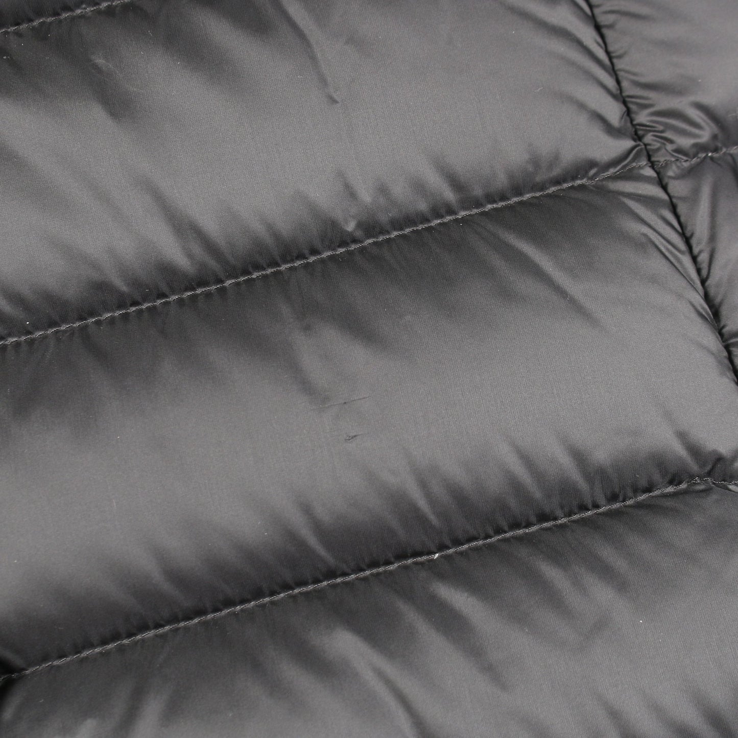 HIRMA ダウンコート ナイロン ブラック フード付き モンクレール アウター MONCLER