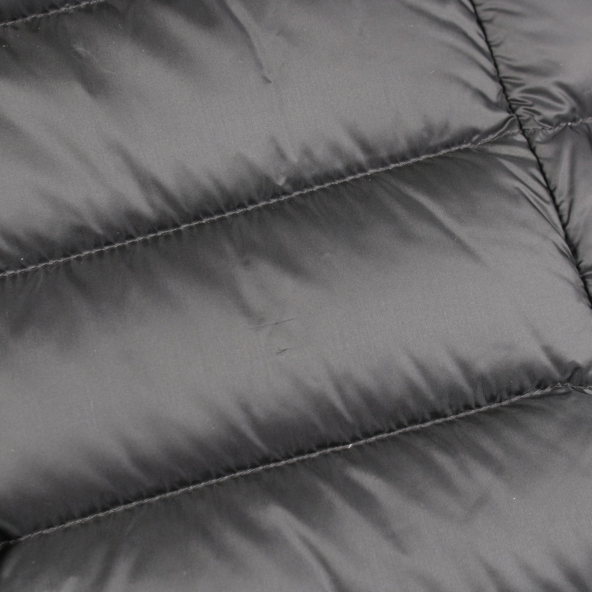 HIRMA ダウンコート ナイロン ブラック フード付き モンクレール アウター MONCLER