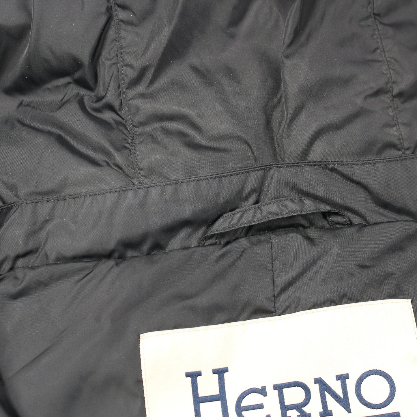 ナイロンシャモニー Aシェイプ ダウンコート ナイロン ブラック ヘルノ アウター HERNO