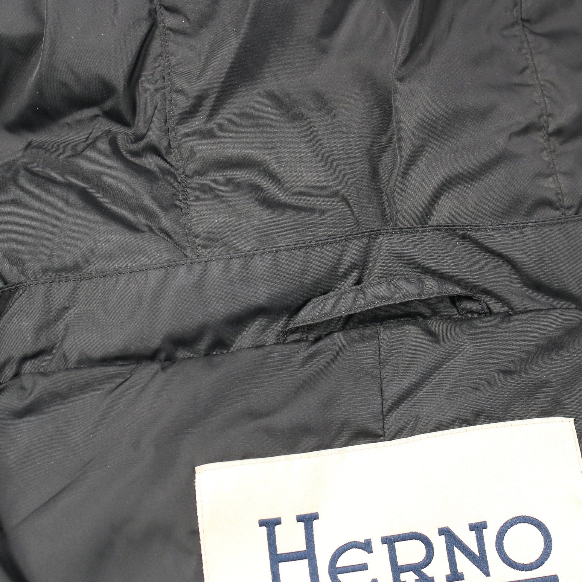 ナイロンシャモニー Aシェイプ ダウンコート ナイロン ブラック ヘルノ アウター HERNO