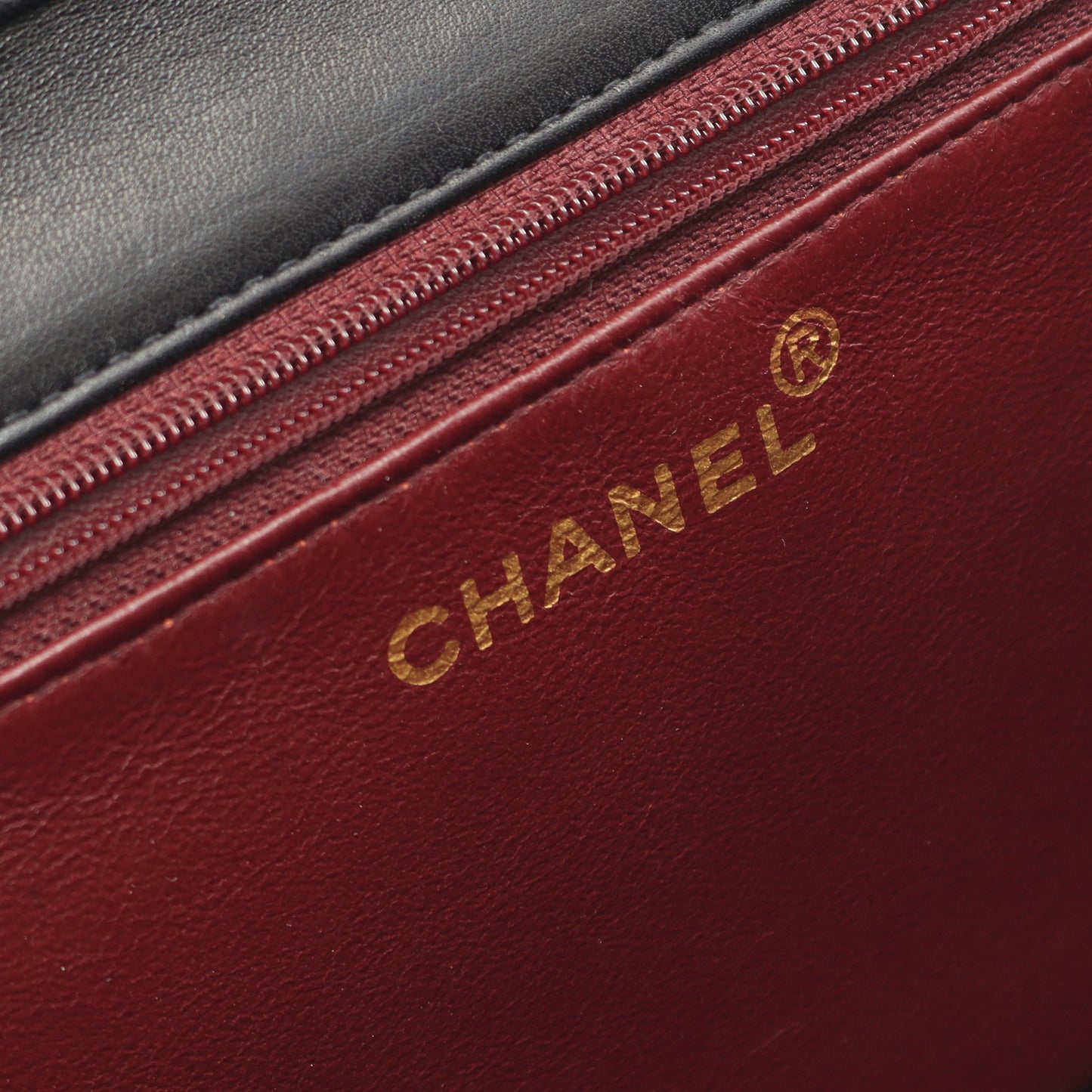 マトラッセ チェーンショルダーバッグ ラムスキン ブラック ゴールド金具 プッシュロック シャネル バッグ CHANEL