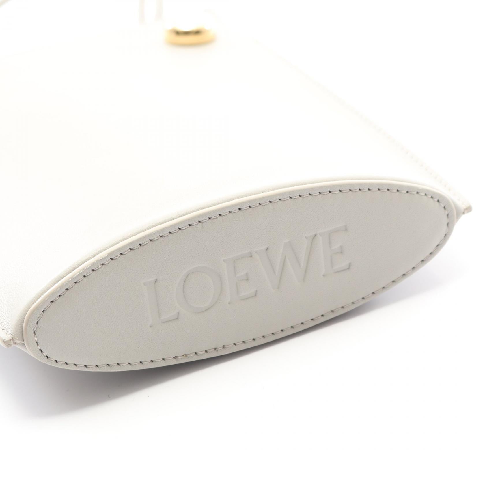 ぺブル ダイス ポケット ショルダーバッグ レザー ライトグレー ロエベ