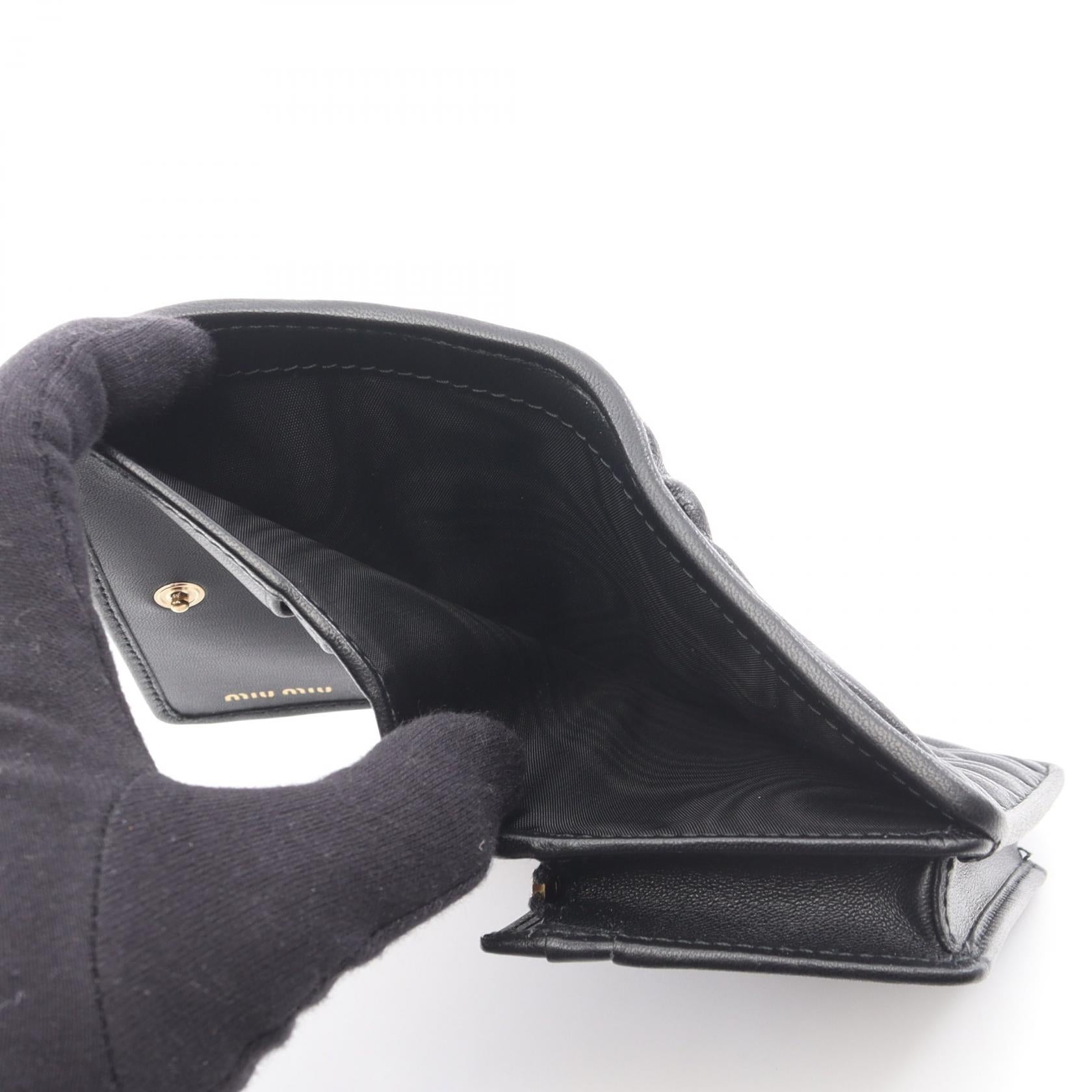 マテラッセ 二つ折り財布 レザー ブラック ミュウミュウ – RECLO