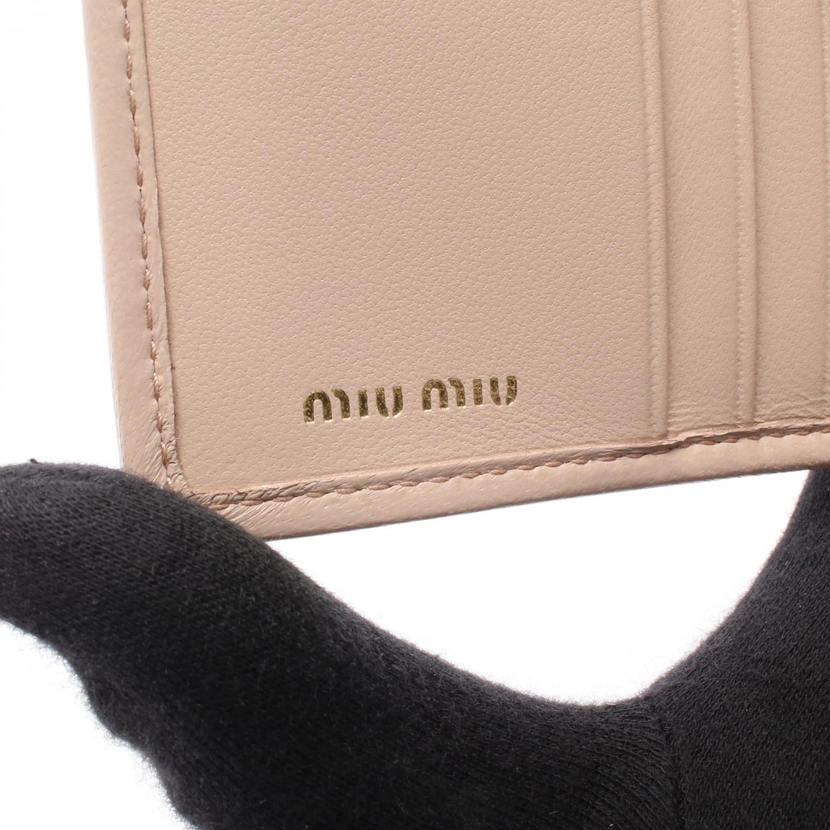 マテラッセ 二つ折り財布 レザー ピンク ミュウミュウ – RECLO