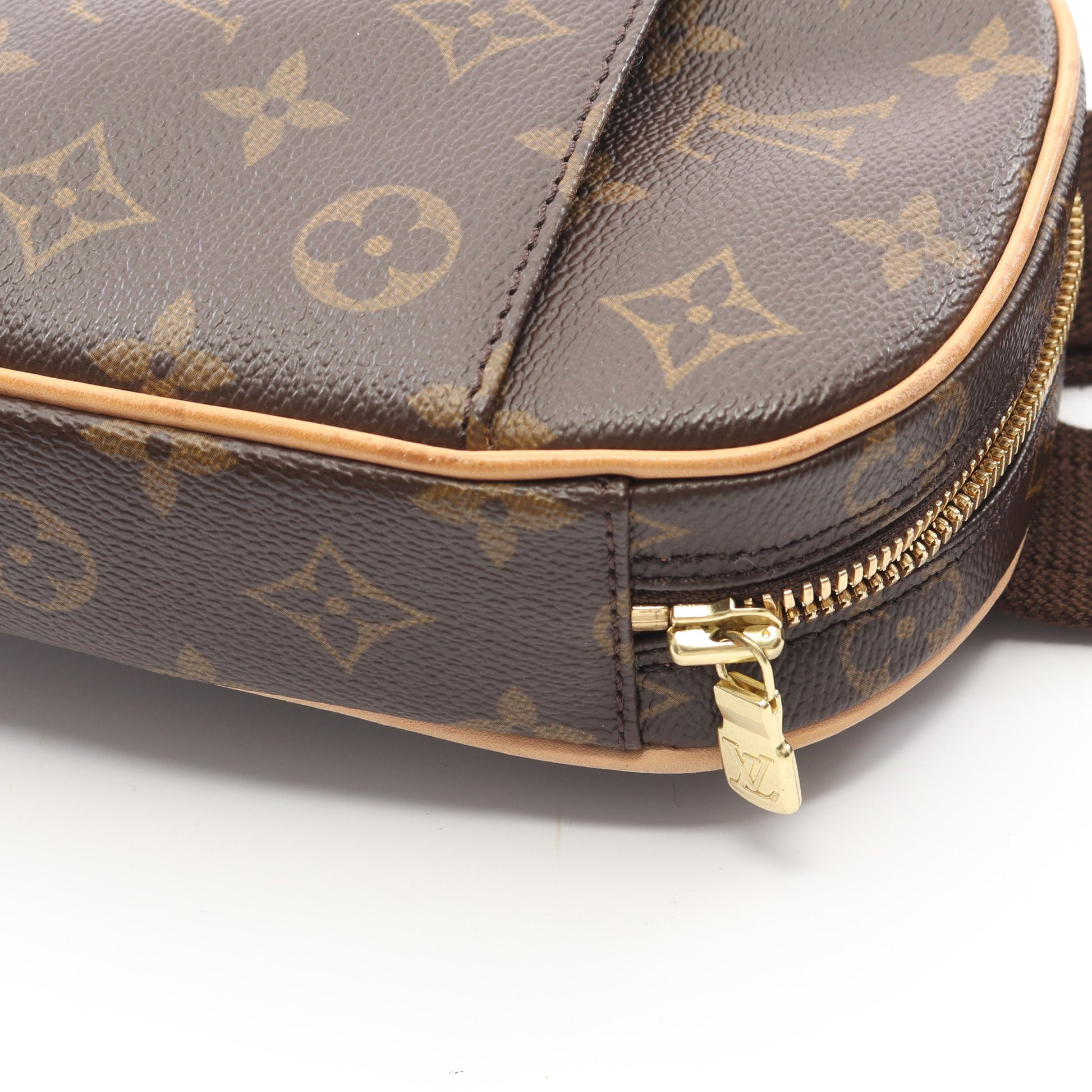 ポシェットガンジュ モノグラム ボディバッグ PVC レザー ブラウン ルイヴィトン バッグ LOUIS VUITTON