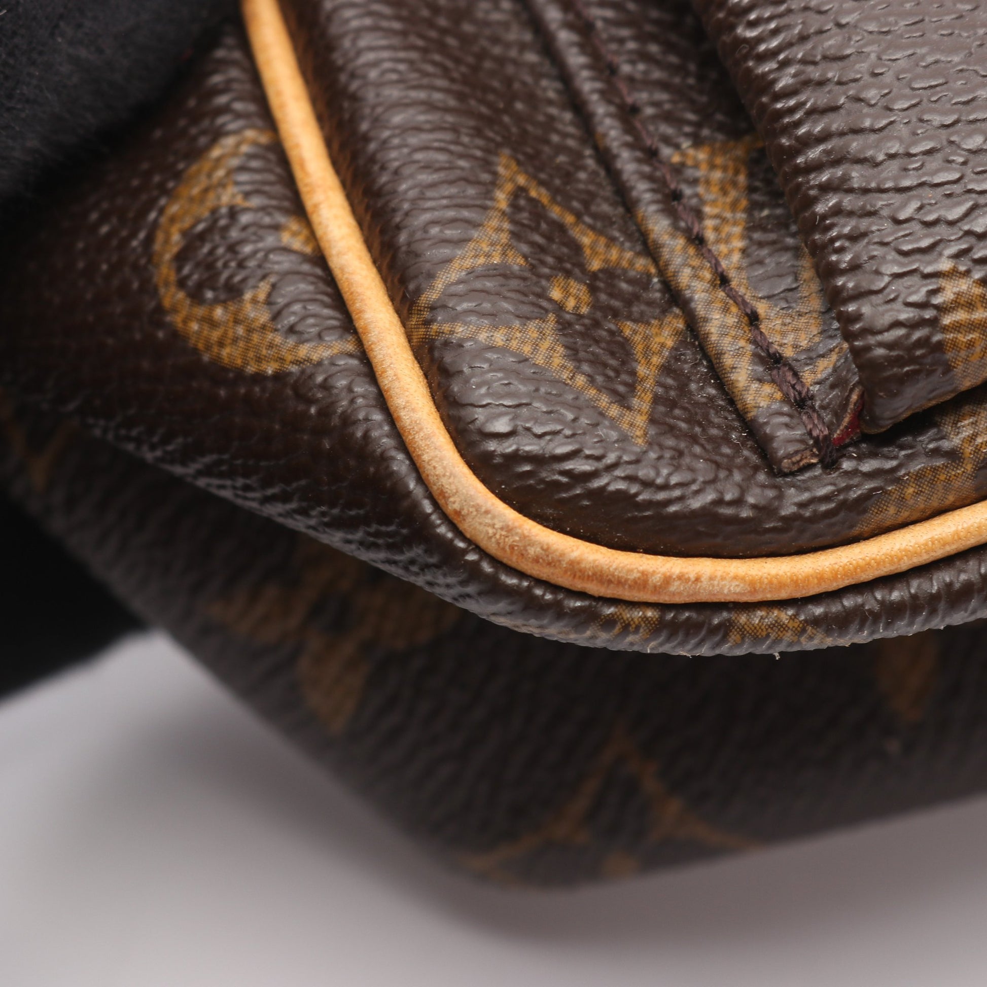 ヴィバシテPM モノグラム ショルダーバッグ PVC レザー ブラウン ルイヴィトン バッグ LOUIS VUITTON