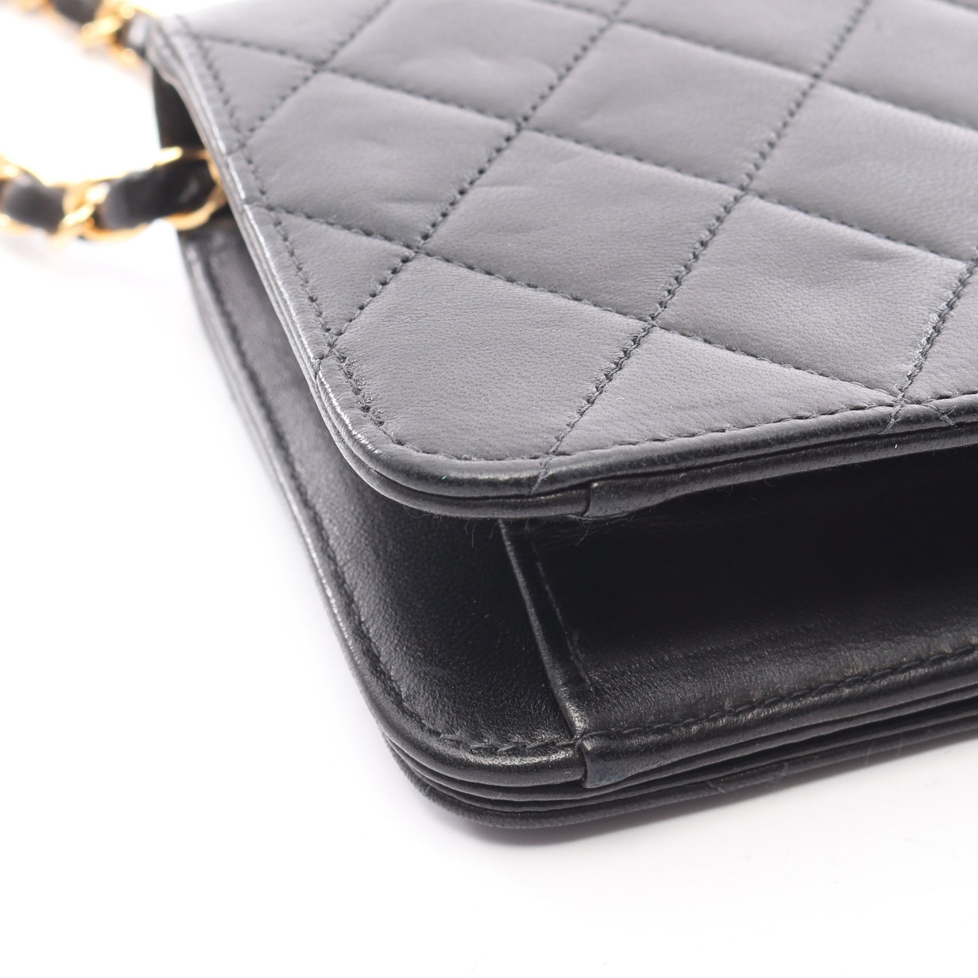 ミニマトラッセ フルフラップ チェーンショルダーバッグ ラムスキン ブラック ゴールド金具 シャネル バッグ CHANEL