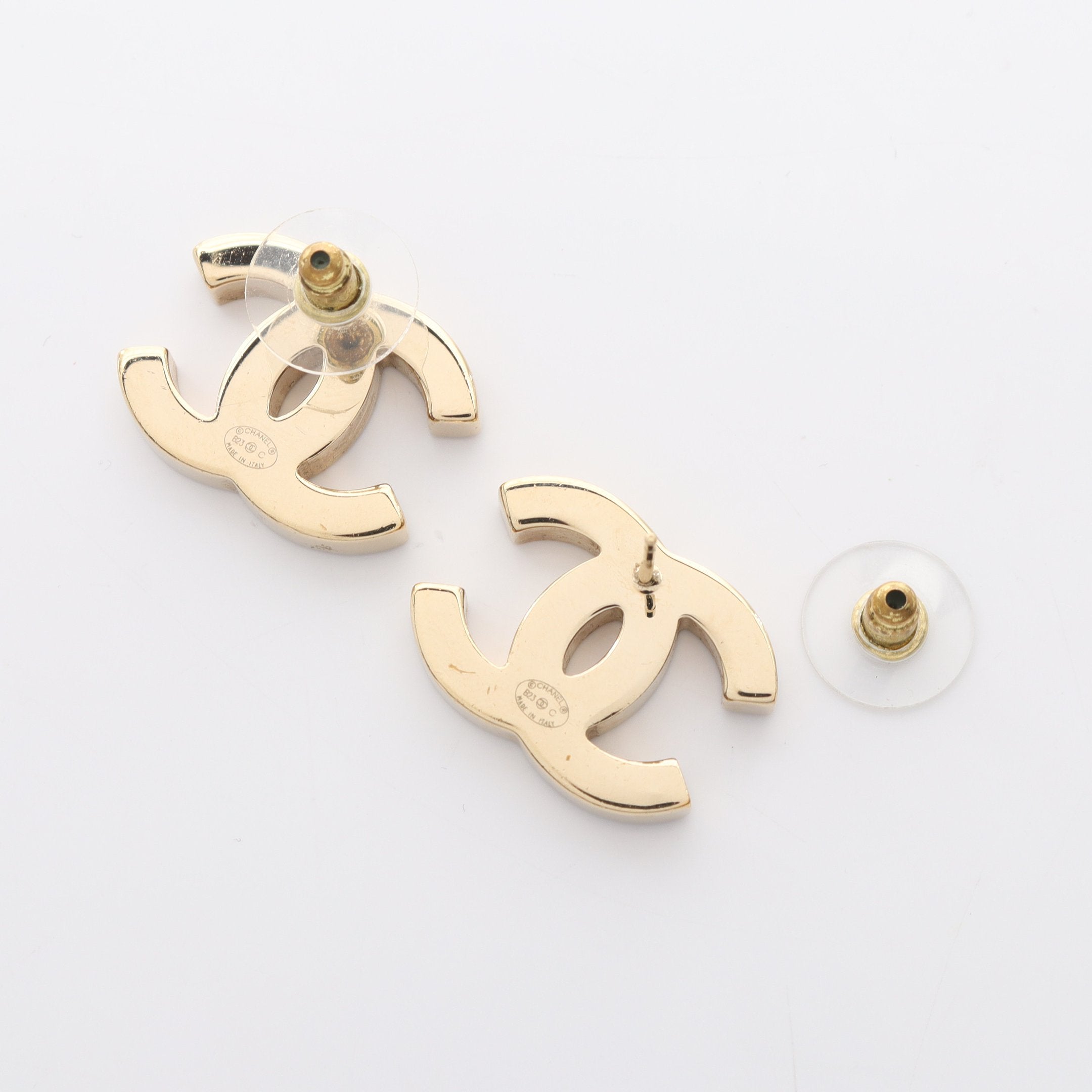 ココマーク ピアス GP ゴールド ブラック ホワイト B23C シャネル – RECLO