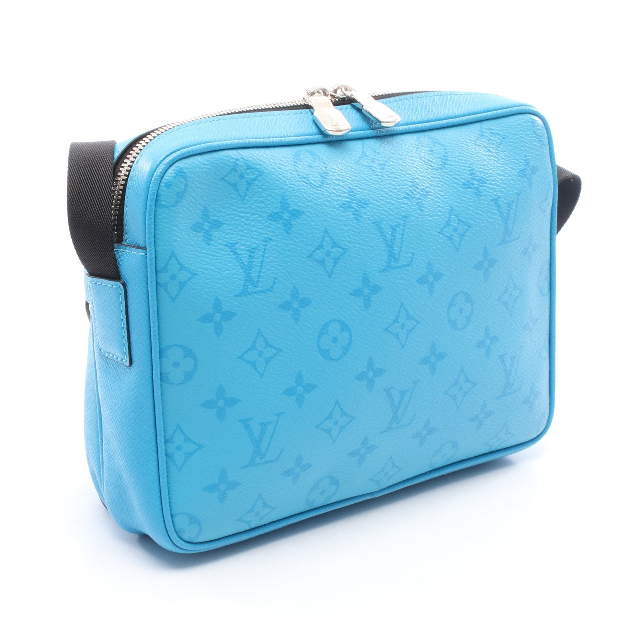 アウトドアメッセンジャーPM タイガラマ ショルダーバッグ PVC レザー