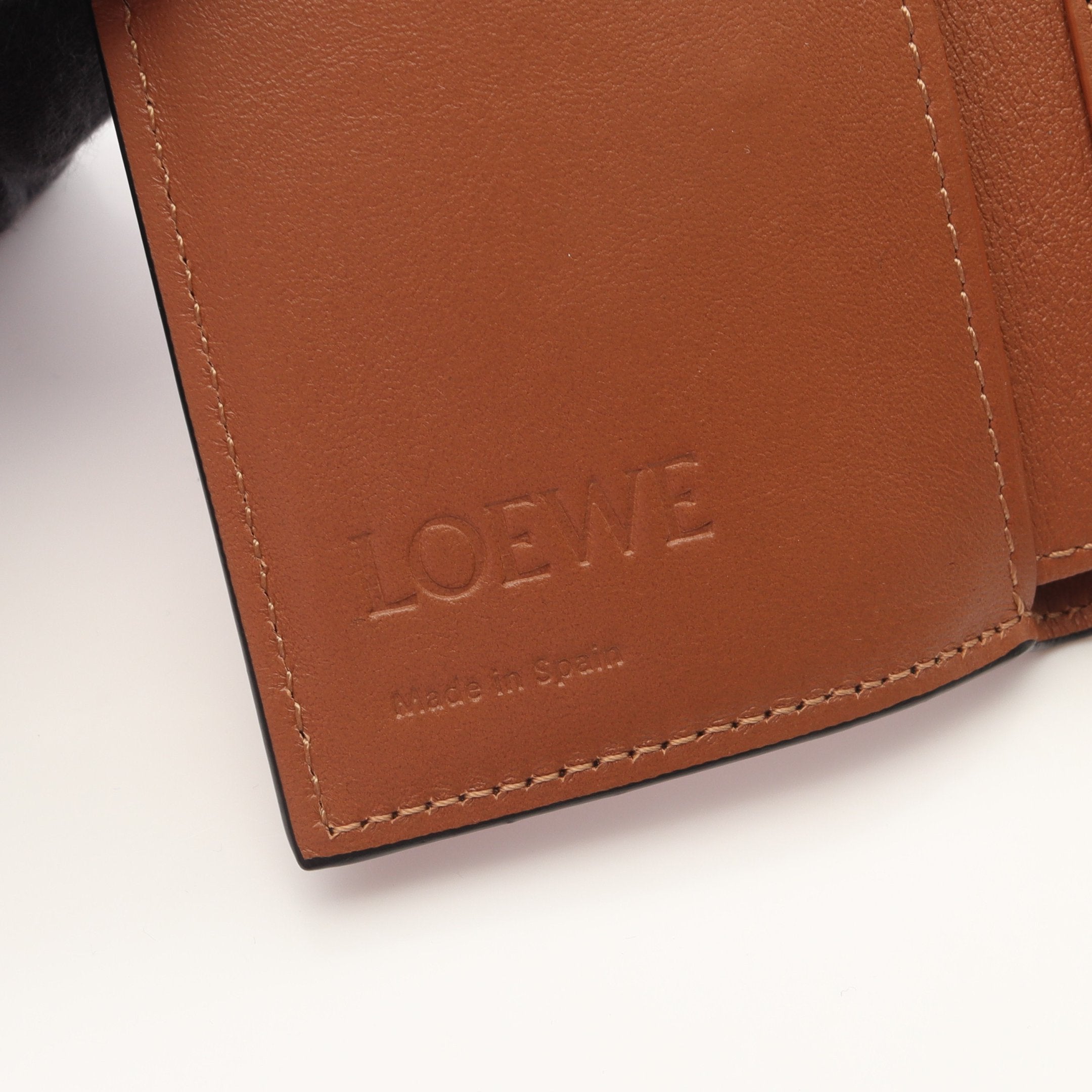 アナグラム トライフォールド ウォレット 三つ折り財布 レザー ライト