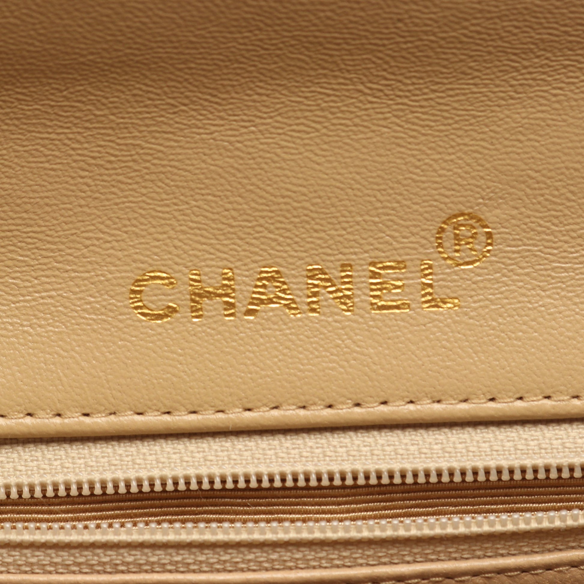 マトラッセ フルフラップ チェーンショルダーバッグ ラムスキン ベージュ ゴールド金具 シャネル バッグ CHANEL