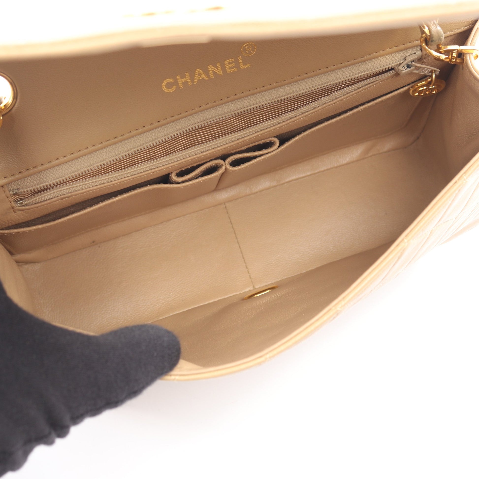 マトラッセ フルフラップ チェーンショルダーバッグ ラムスキン ベージュ ゴールド金具 シャネル バッグ CHANEL