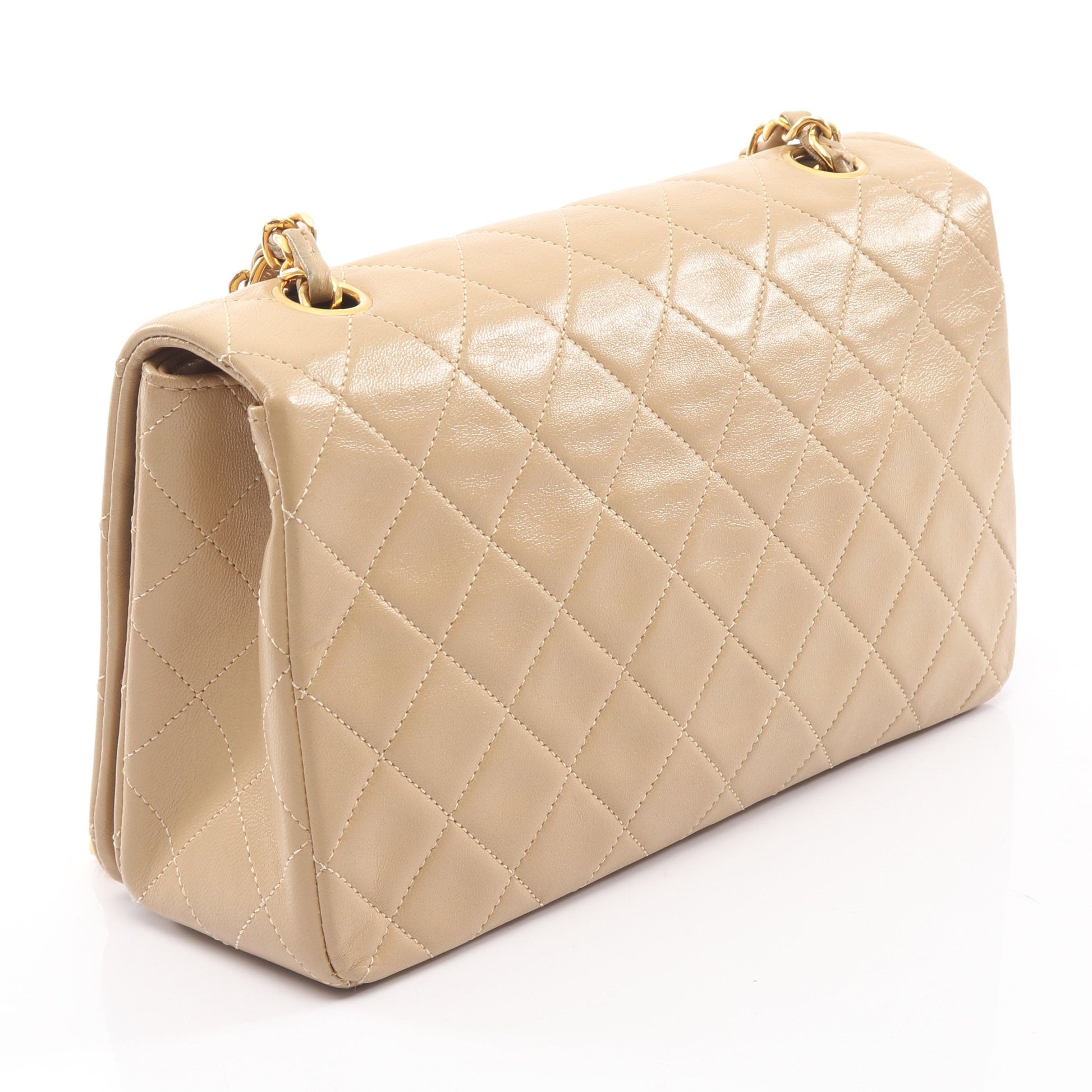 マトラッセ フルフラップ チェーンショルダーバッグ ラムスキン ベージュ ゴールド金具 シャネル バッグ CHANEL