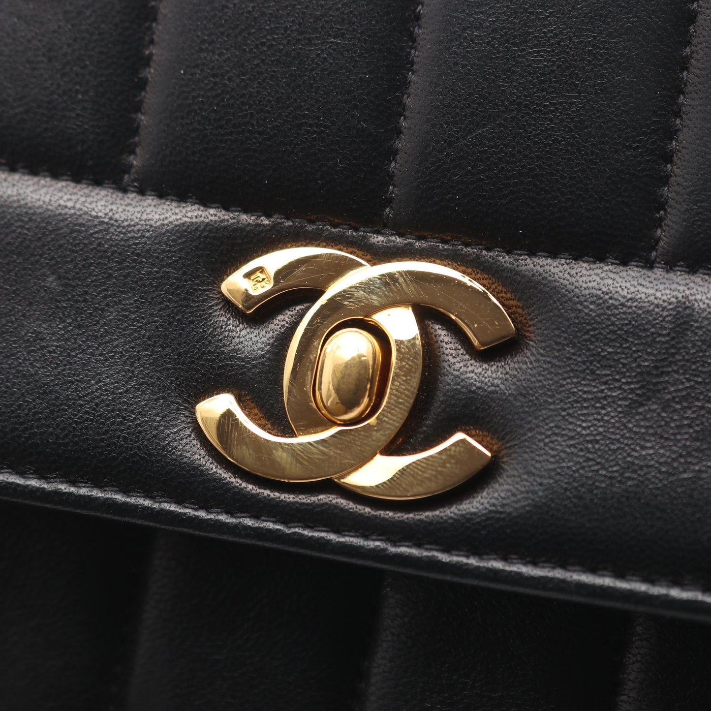 マドモアゼル チェーンショルダーバッグ ラムスキン ブラック ゴールド金具 シャネル バッグ CHANEL
