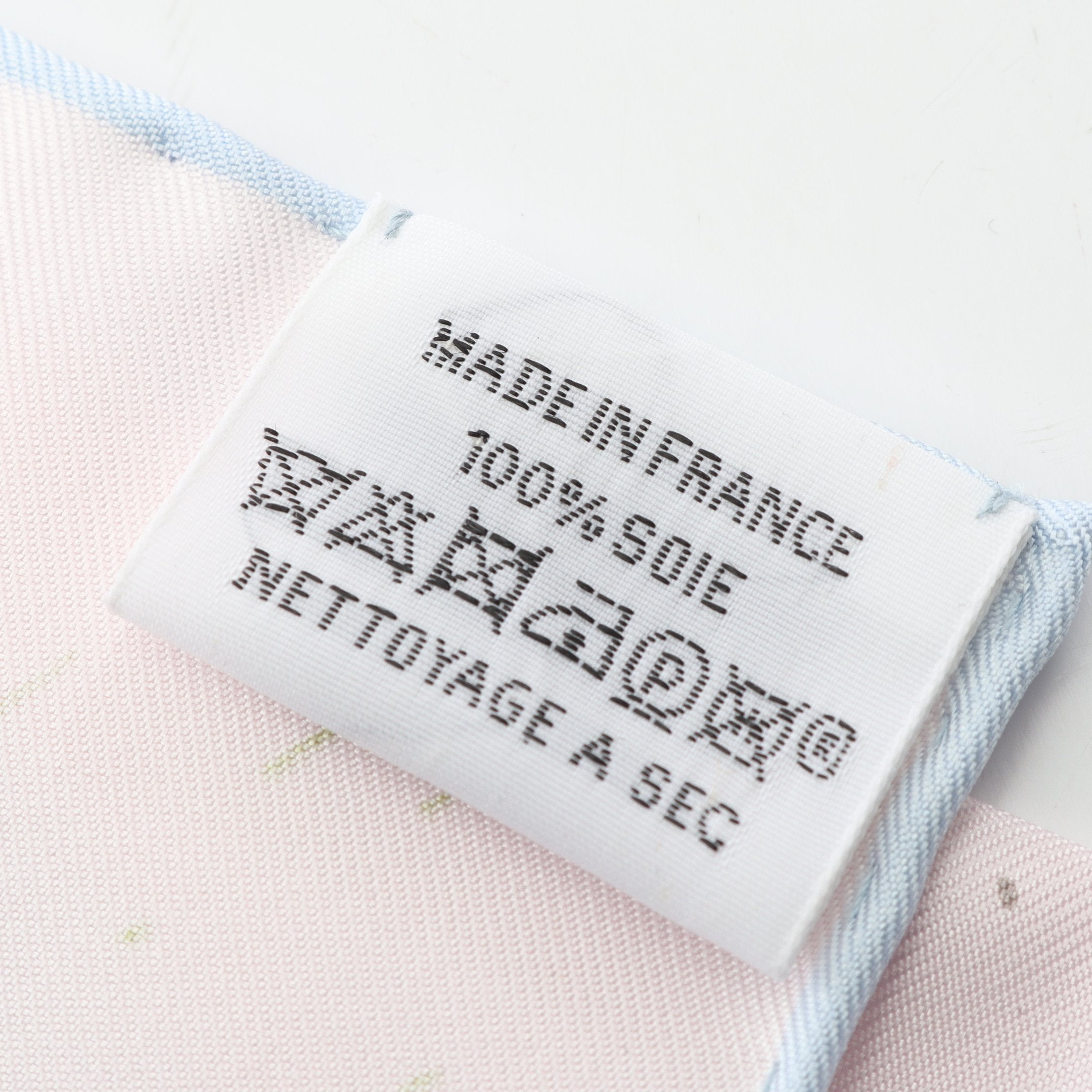 カレ90 PLEASE HOLD THE LINE スカーフ シルク ライトピンク ライト