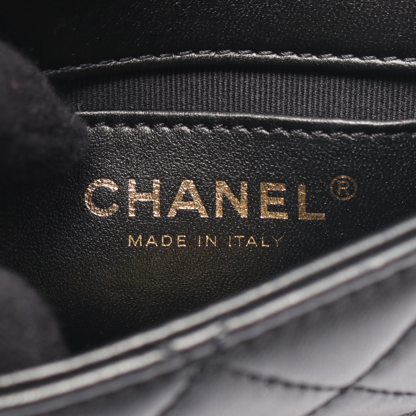 マトラッセ ミニ チェーンショルダーバッグ レザー ブラック ゴールド金具 シャネル バッグ CHANEL