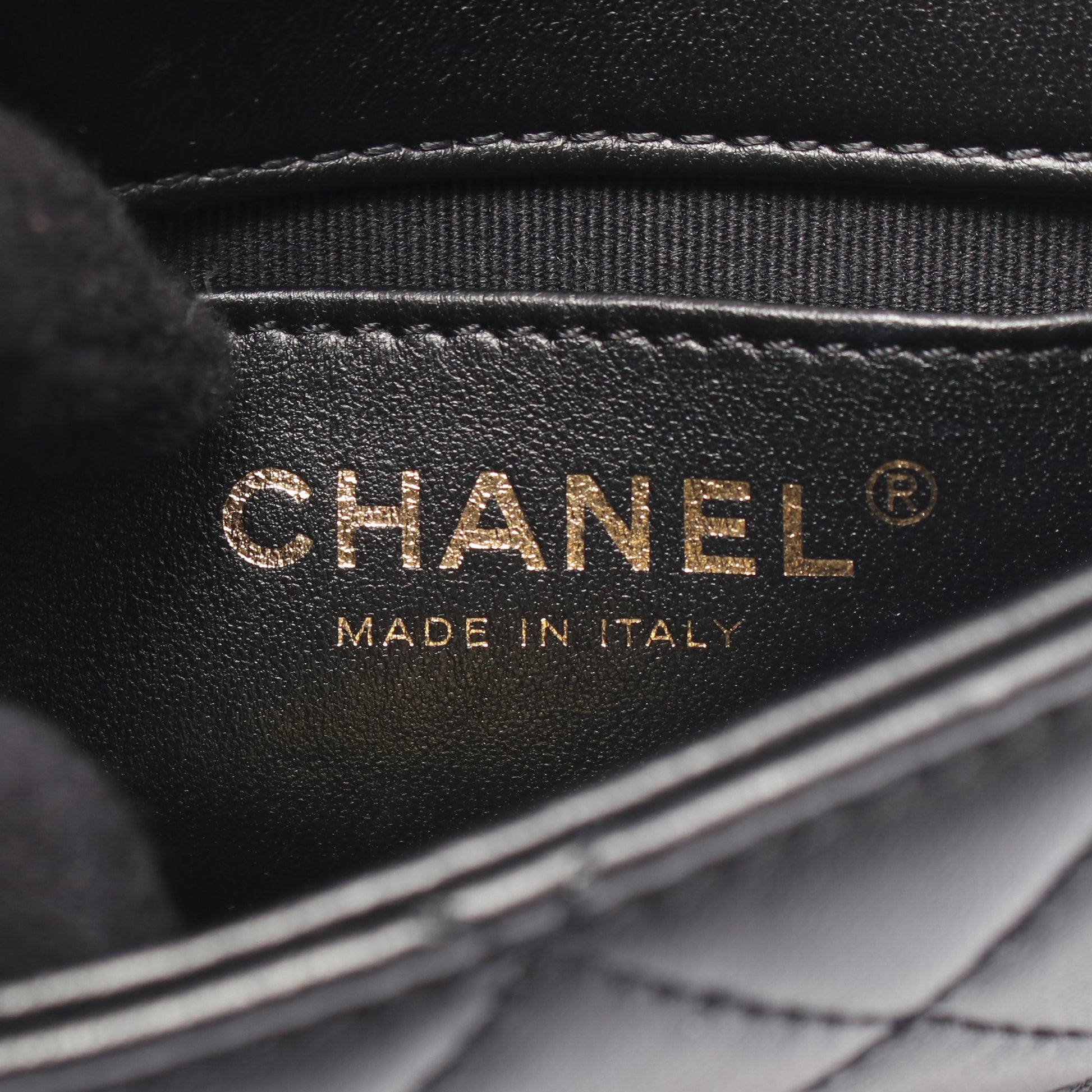 マトラッセ ミニ チェーンショルダーバッグ レザー ブラック ゴールド金具 シャネル バッグ CHANEL