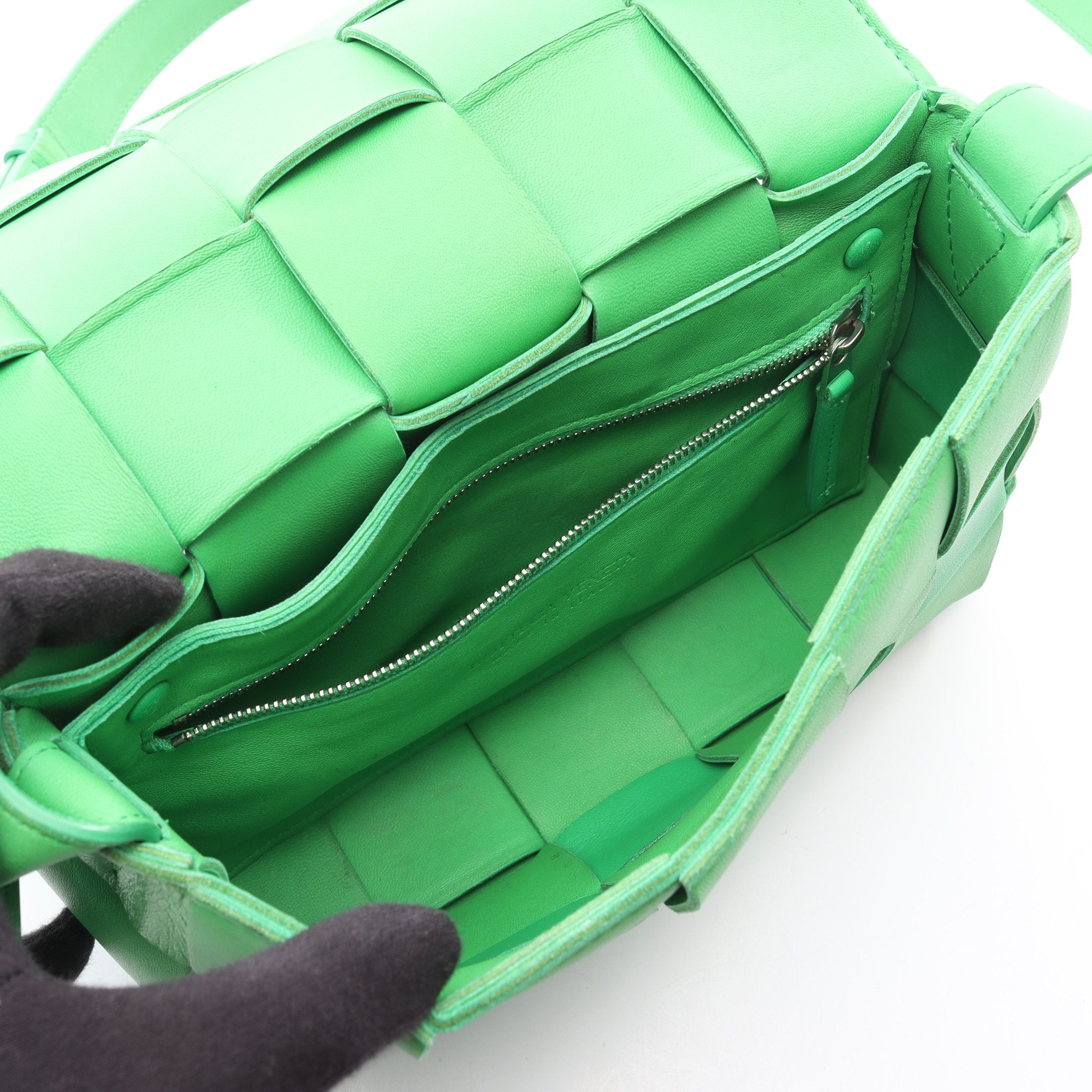 カセット クロスボディ マキシイントレチャート ショルダーバッグ