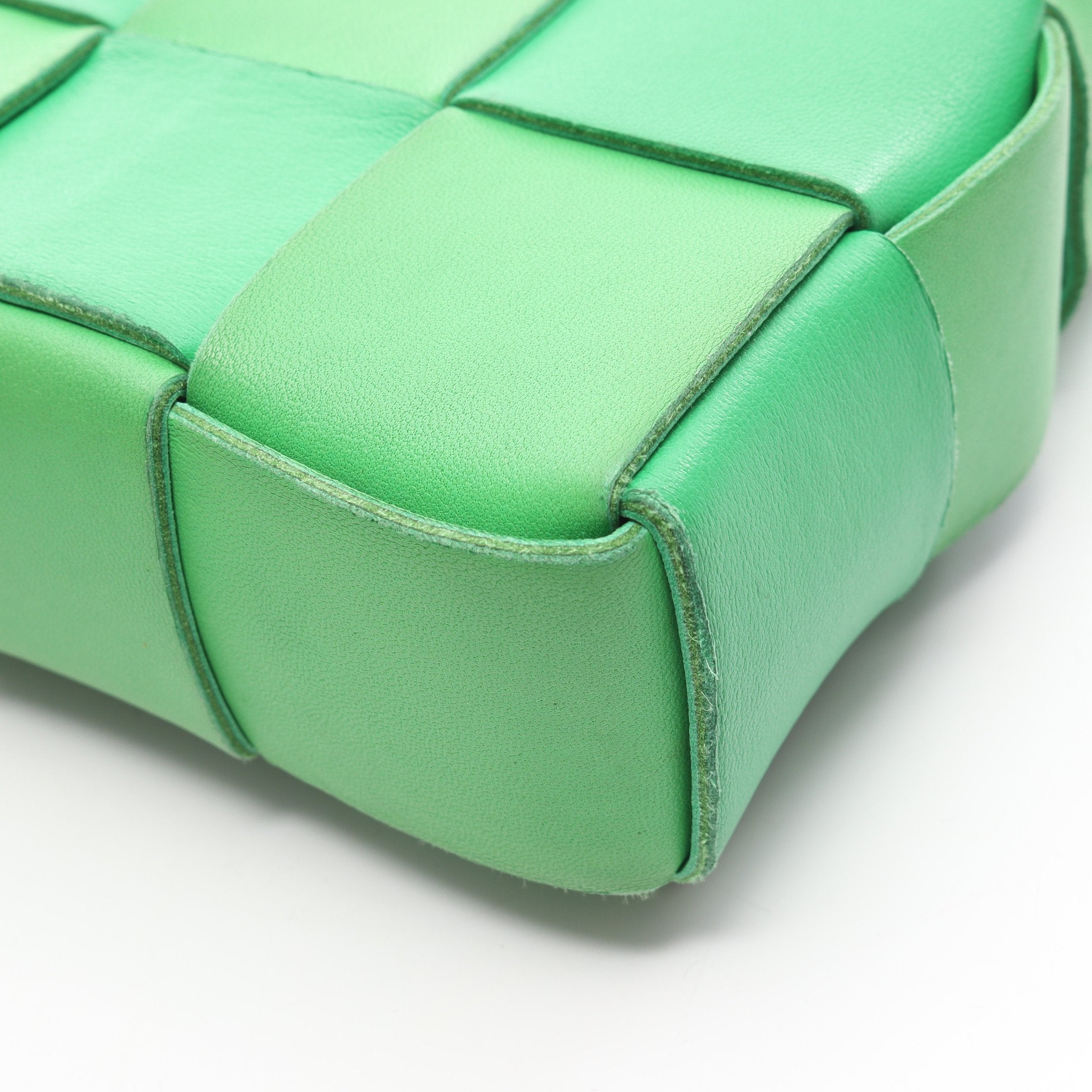 カセット クロスボディ マキシイントレチャート ショルダーバッグ