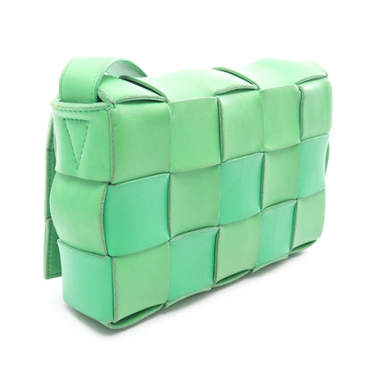 カセット クロスボディ マキシイントレチャート ショルダーバッグ レザー グリーン ボッテガヴェネタ バッグ BOTTEGA VENETA
